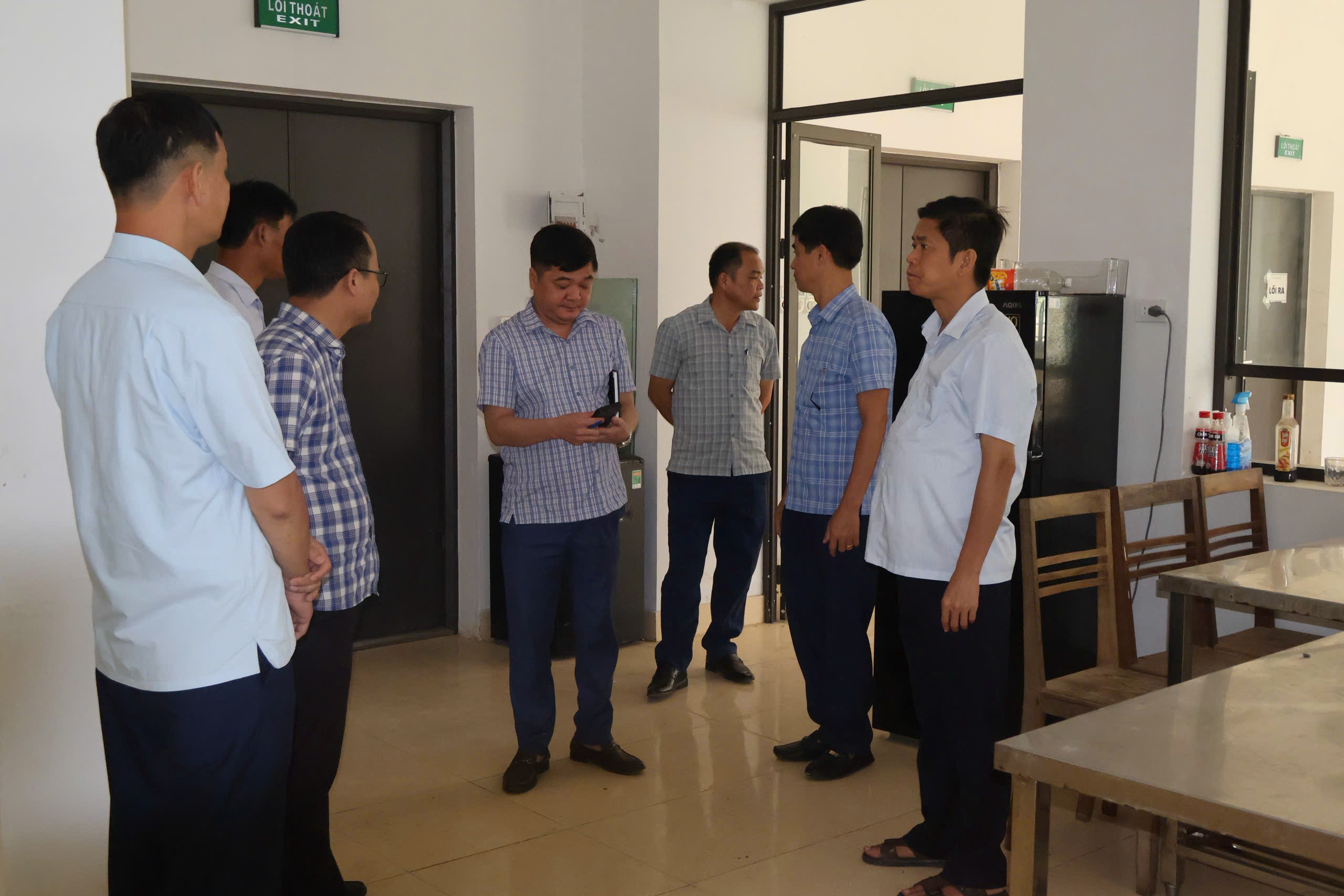 Xã Hùng Lợi đôn đốc hoàn thiện tuyến đường bê tông và khắc phục các hạng mục công trình trường học
