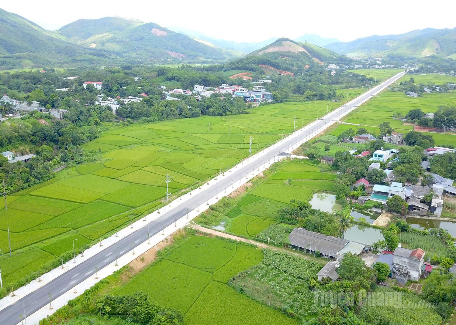 Tuyến đư�ờng 13B kéo dài, xã Sơn Dương, công trình chào mừng Đại hội đại biểu Đảng bộ tỉnh Tuyên Quang, nhiệm kỳ 2025-2030
