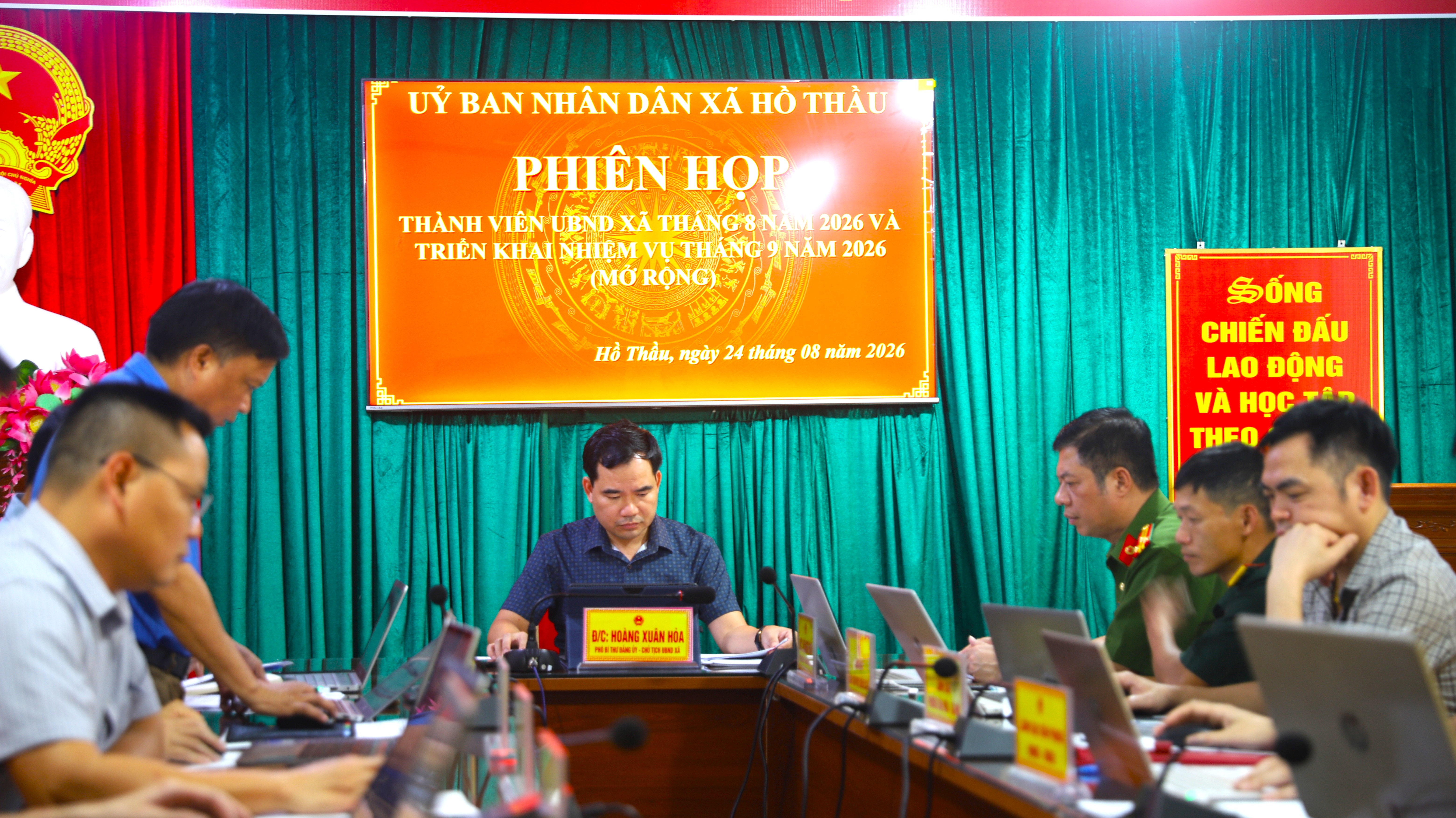 Phiên họp thành viên UBND xã Hồ Thầu tháng 8 triển khai nhiệm vụ trọng tâm tháng 9 năm 2026