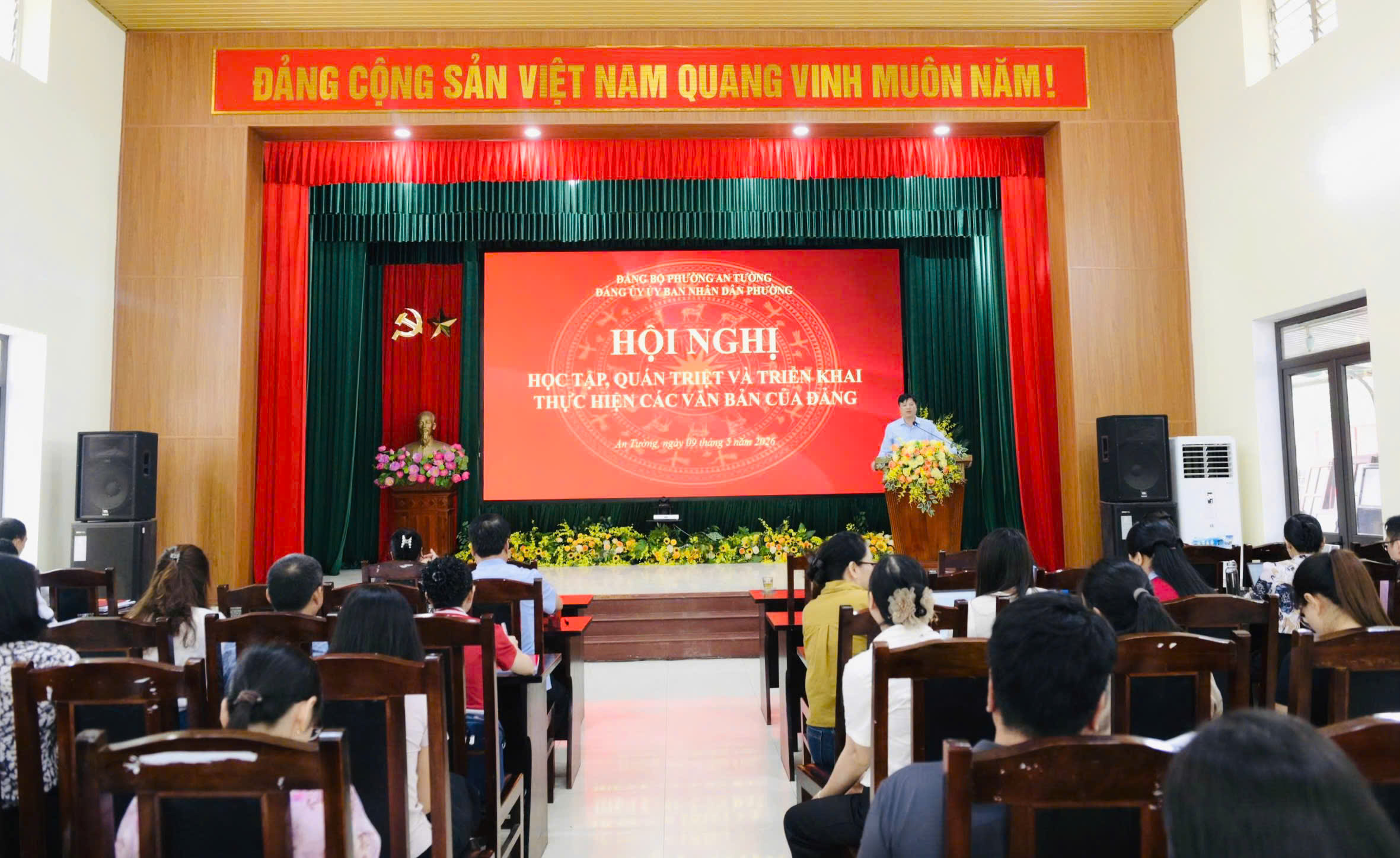  Hội nghị học tập, quán triệt và triển khai thực hiện các Văn bản của Đảng
