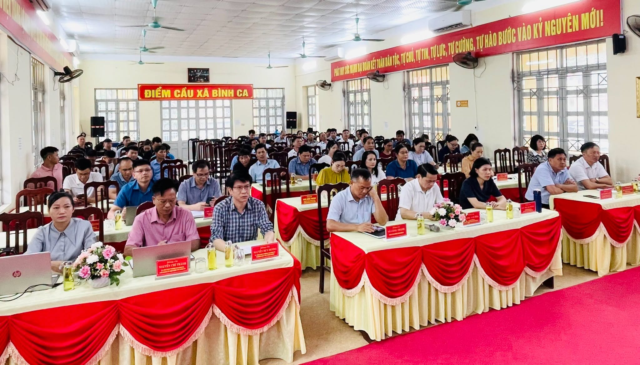 XÃ BÌNH CA THAM GIA HỘI NGHỊ TOÀN QUỐC NGHIÊN CỨU, HỌC TẬP, QUÁN TRIỆT VÀ TRIỂN KHAI THỰC HIỆN NGHỊ QUYẾT CỦA BỘ CHÍNH TRỊ VỀ PHÁT TRIỂN KINH TẾ CÓ VỐN ĐẦU TƯ NƯỚC NGOÀI