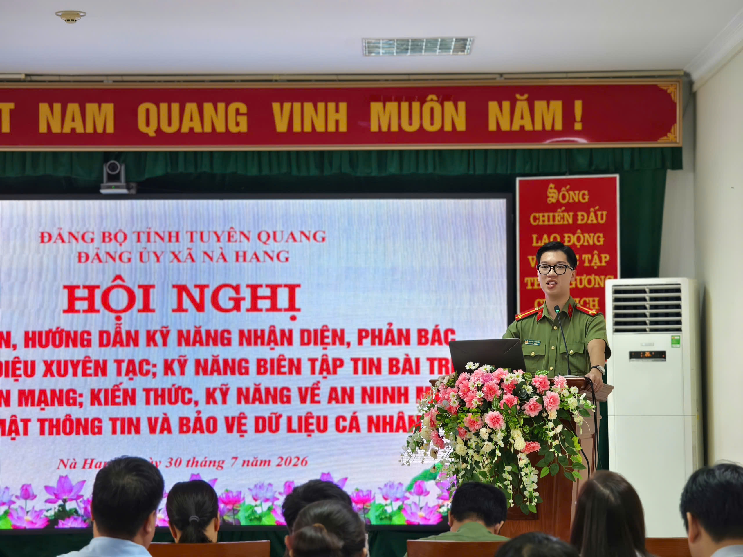 TỔ CHỨC HỘI NGHỊ TẬP HUẤN VỀ AN NINH MẠNG, BẢO MẬT THÔNG TIN, BẢO VỆ DỮ LIỆU CÁ NHÂN VÀ DIỄN TẬP PHÒNG, CHỐNG TẤN CÔNG MẠNG TẠI XÃ NÀ HANG, TỈNH TUYÊN QUANG