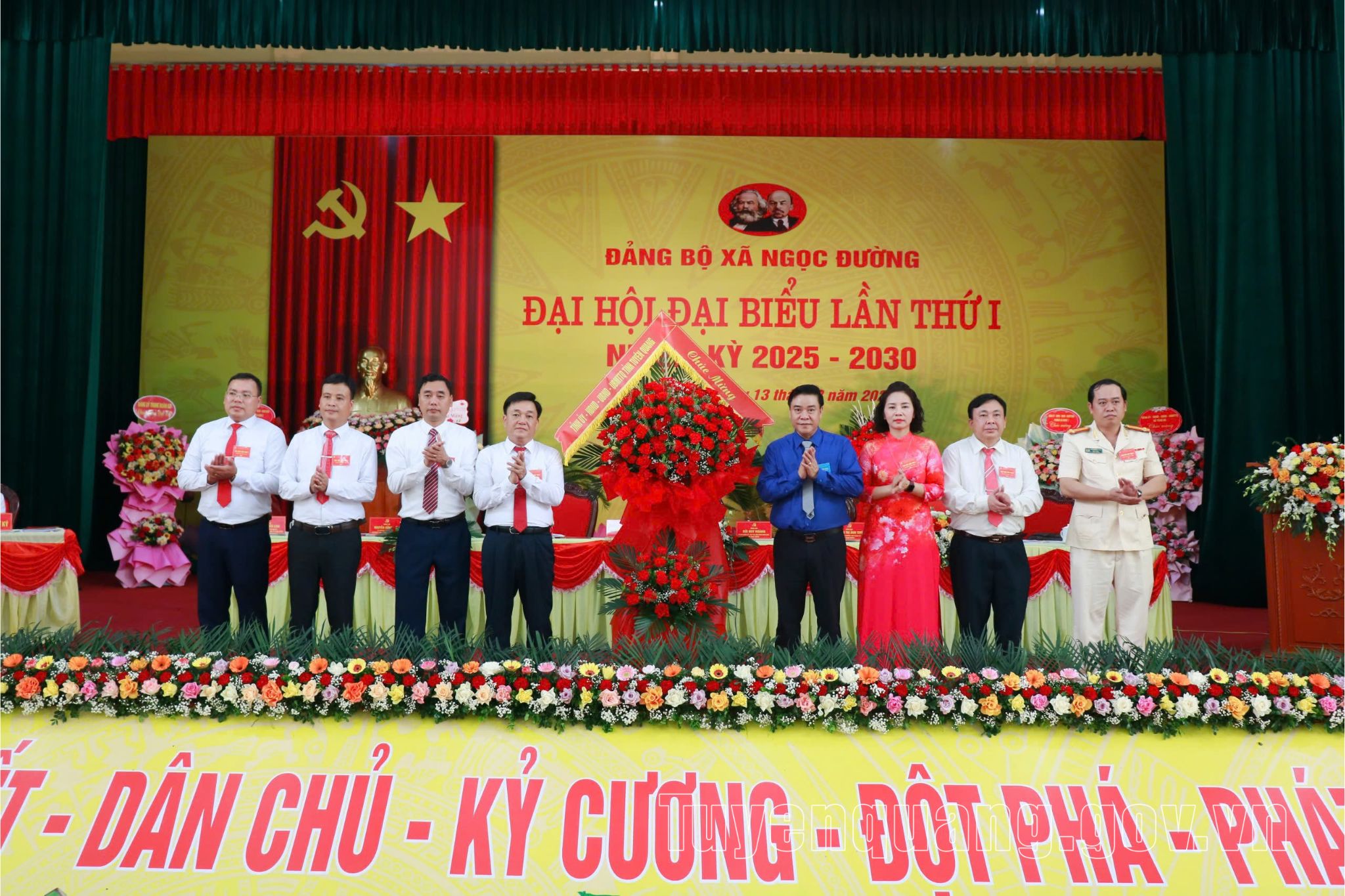 Đồng chí Hoàng Gia Long, Ủy viên Ban Thường vụ Tỉnh ủy, Phó Chủ tịch UBND tỉnh dự Đại hội đại biểu Đảng bộ xã Ngọc Đường lần thứ I, nhiệm kỳ 2025 - 2030