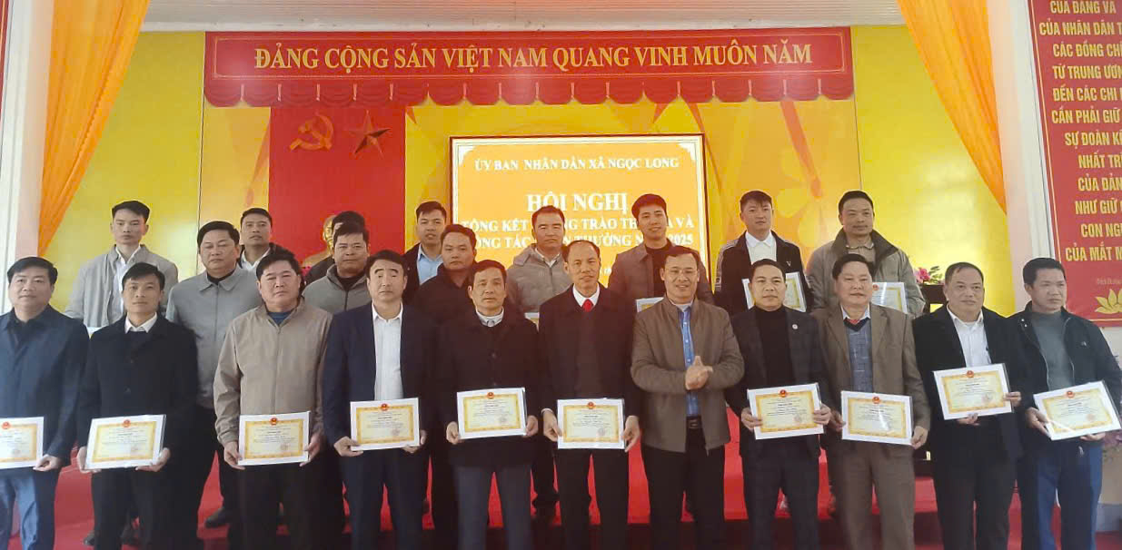 XÃ NGỌC LONG TỔ CHỨC HỘI NGHỊ TỔNG KẾT PHONG TRÀO THI ĐUA, CÔNG TÁC KHEN THƯỞNG NĂM 2025