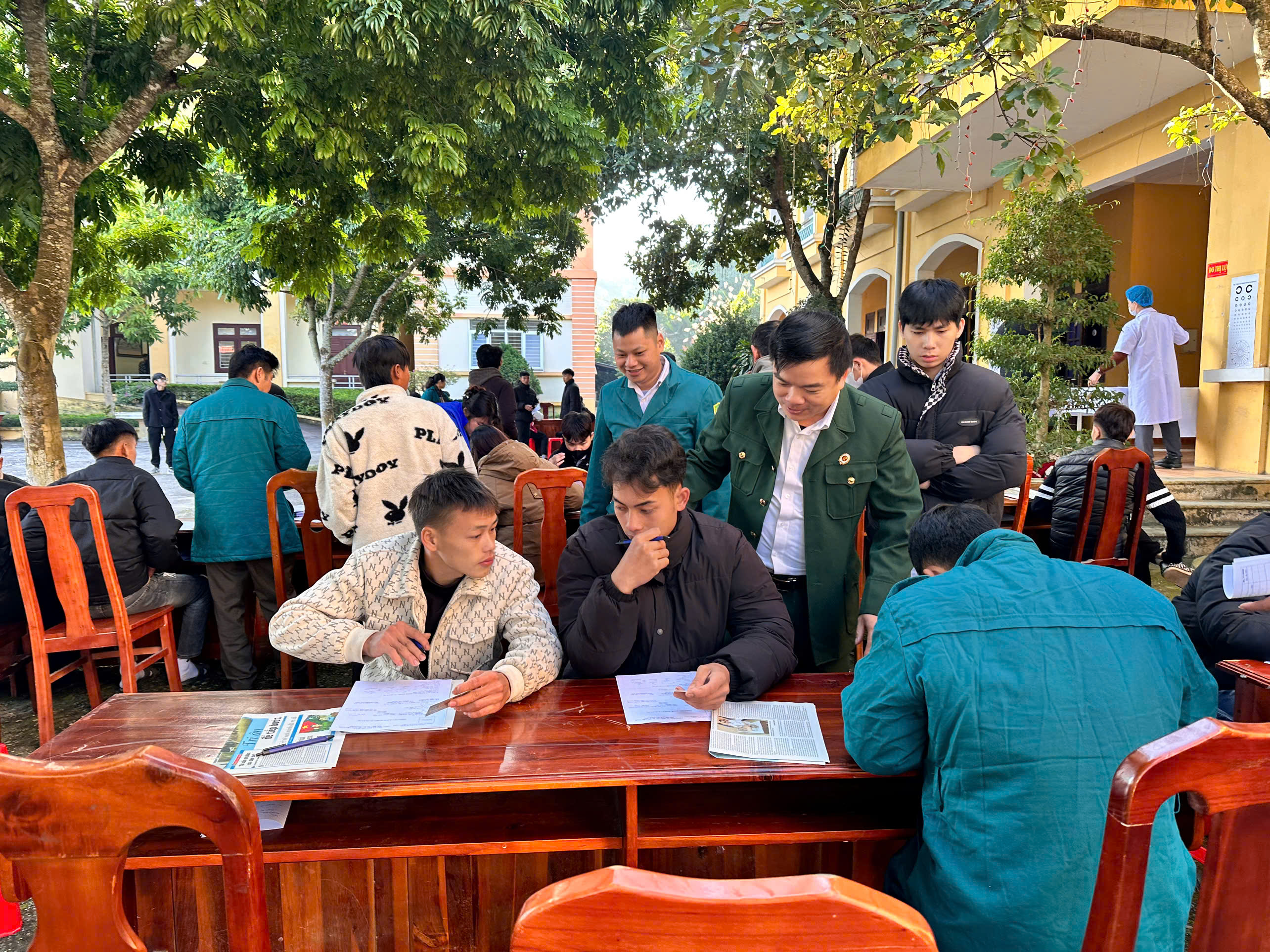 Hội đồng nghĩa vụ Quân Sự xã Yên Phú tổ chức khám tuyển sức khỏe công dân thực hiện nghĩa vụ quân sự và thực hiện nghĩa vụ tham gia Công an nhân dân năm 2026 trên địa bàn xã