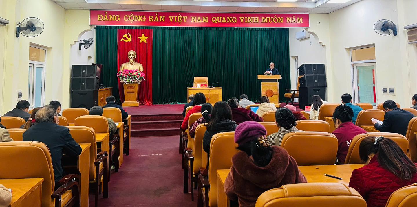 ĐỒNG CHÍ HOÀNG CỪ – BÍ THƯ ĐẢNG ỦY, CHỦ TỊCH HĐND XÃ LÀM VIỆC VỚI CÁC CHI BỘ KHU VỰC THỊ TRẤN YÊN MINH (CŨ)