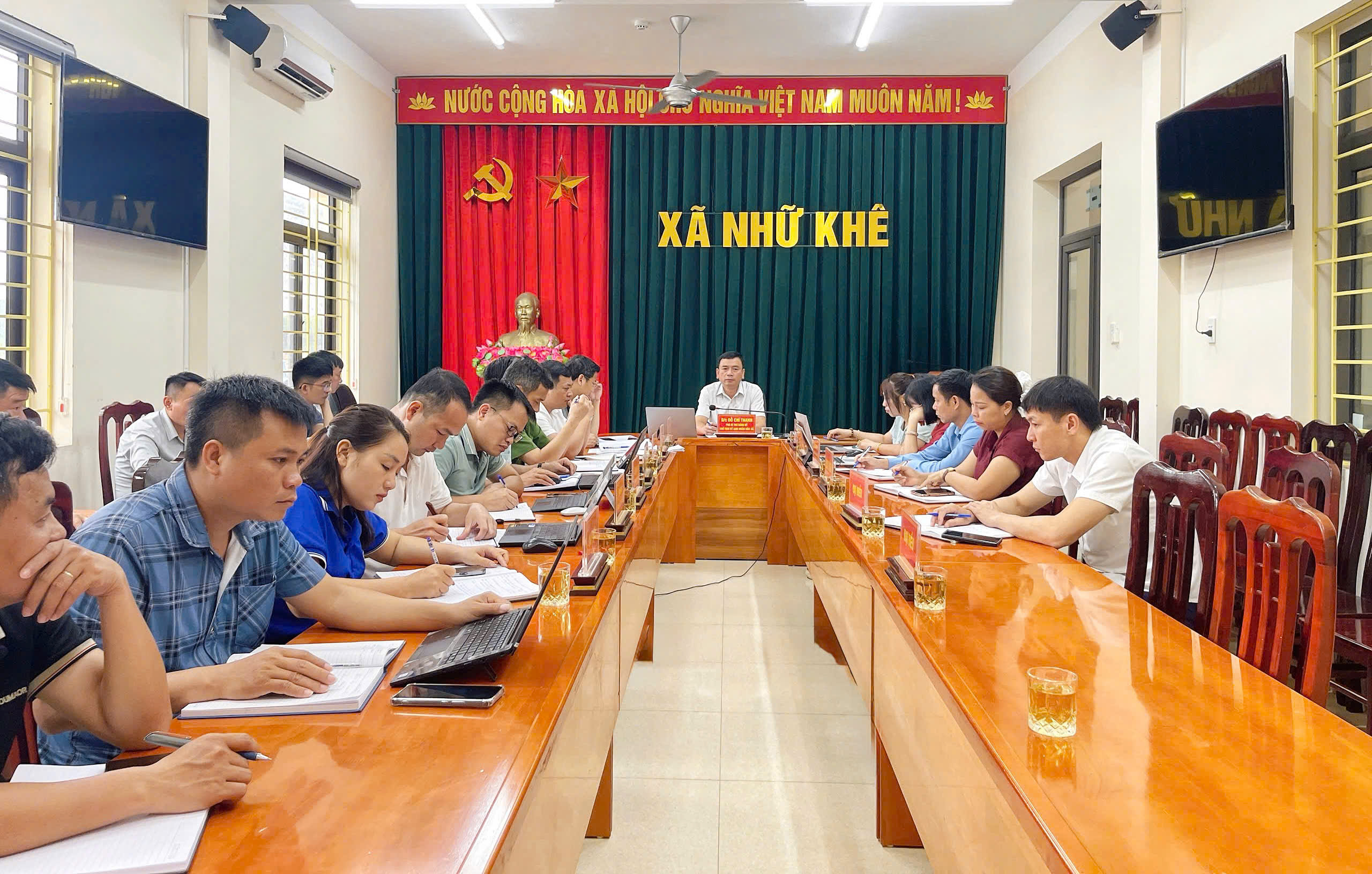 UBND xã Nhữ Khê họp phiên thường kỳ tháng 6 năm 2026