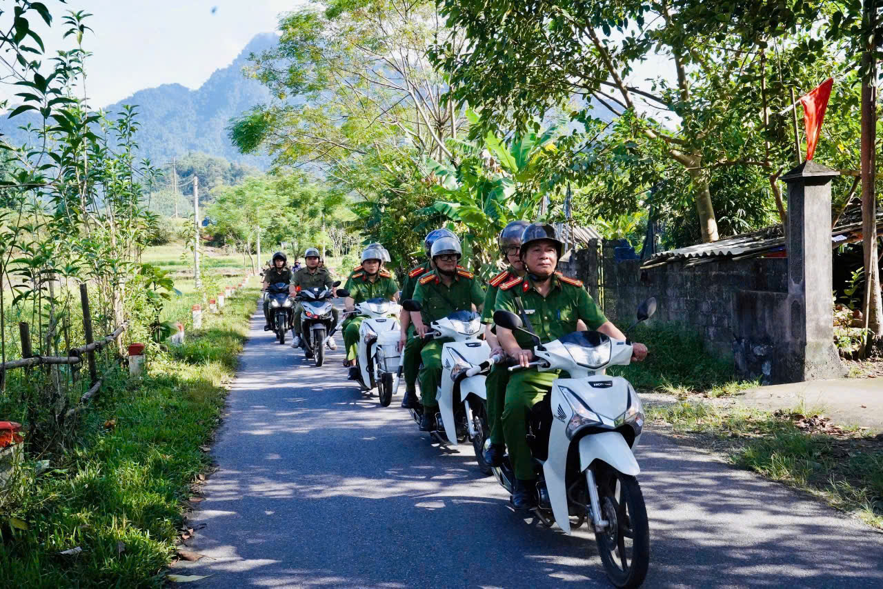 CÔNG AN XÃ LINH HỒ TỔ CHỨC LỄ RA QUÂN ĐẢM BẢO AN NINH, TRẬT TỰ VÀ AN TOÀN GIAO THÔNG