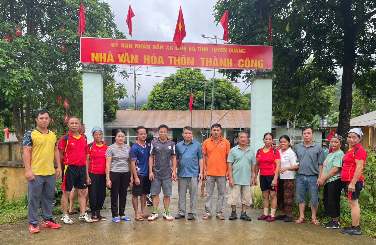 Ra mắt 2.jpg