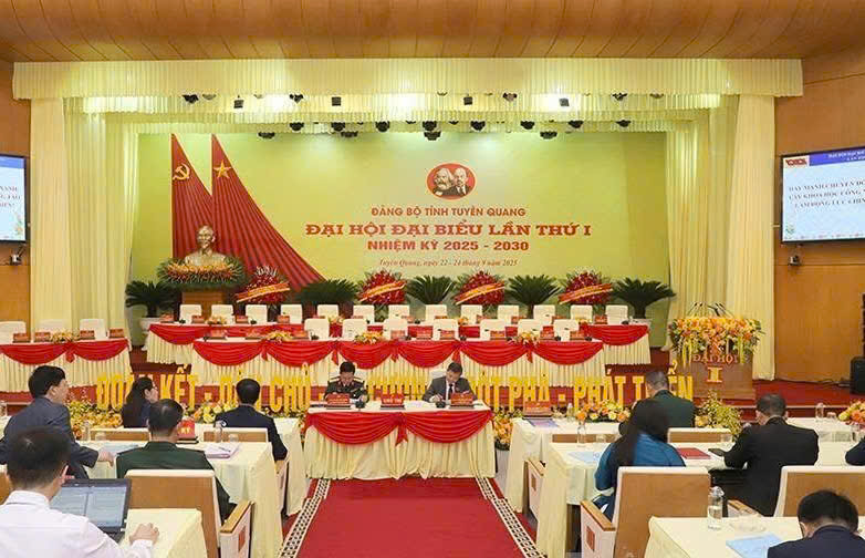 Đại hội đại biểu Đảng bộ tỉnh lần thứ I: Sôi nổi thảo luận tại tổ, đóng góp nhiều ý kiến tâm huyết vào các Văn kiện Đại hội