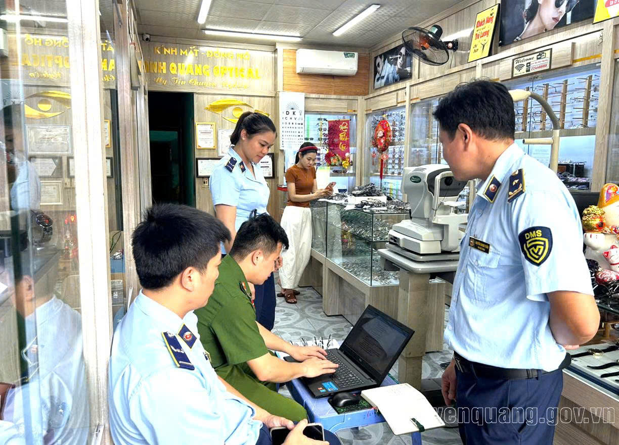 Chủ động ngăn chặn từ sớm, từ xa buôn lậu, gian lận thương mại và hàng giả