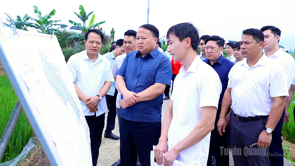 Chủ tịch UBND tỉnh Phan Huy Ngọc khảo sát quy hoạch hạ tầng giao thông và khu, cụm công nghiệp phía Nam tỉnh