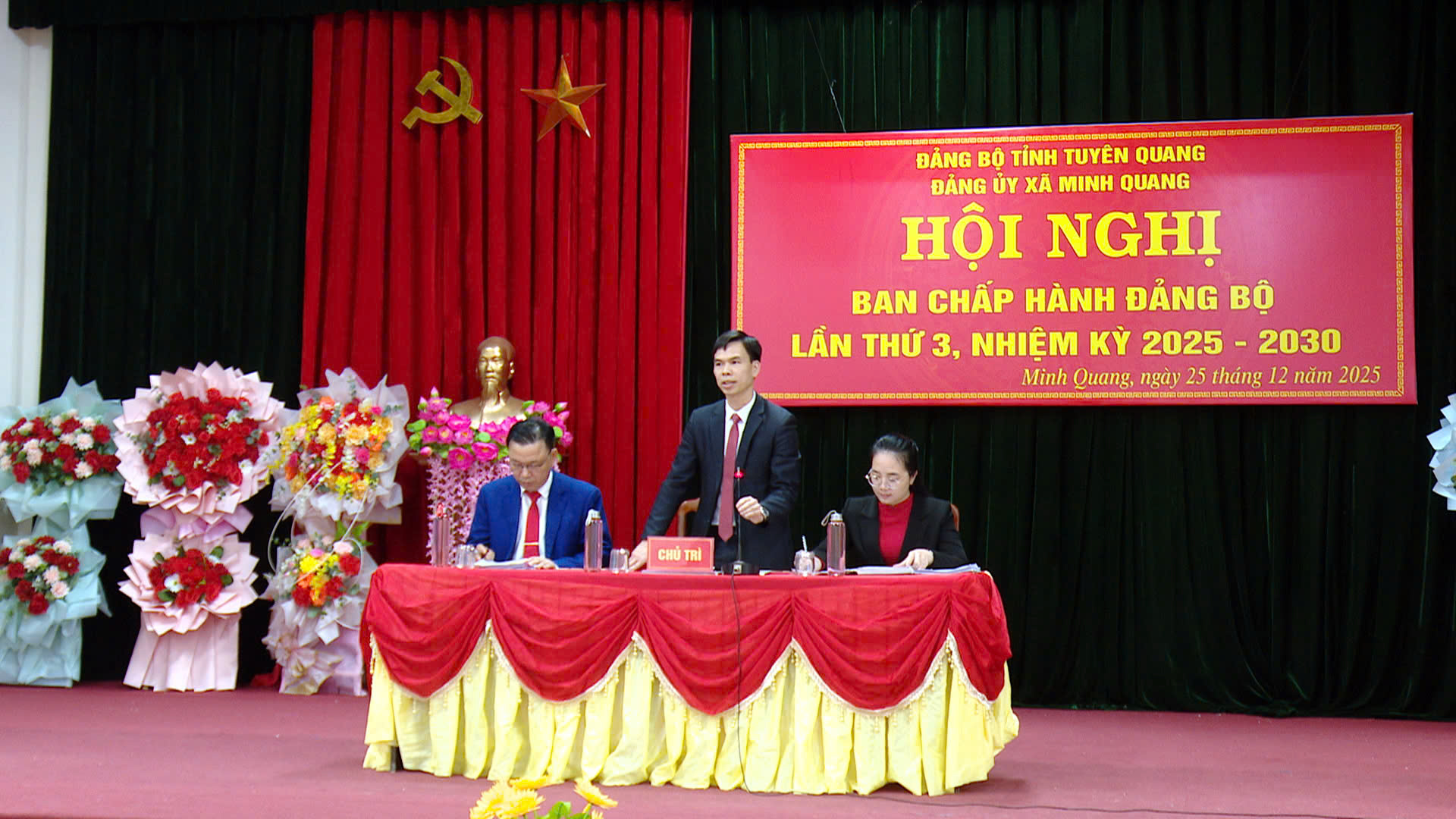 Đảng uỷ xã Minh Quang tổ chức Hội nghị Ban Chấp hành Đảng bộ lần thứ 3 (mở rộng)