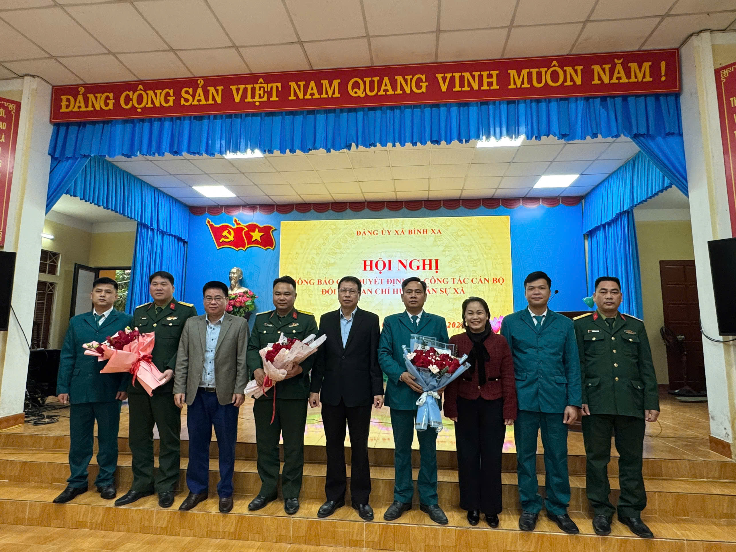 Hội nghị công bố và trao quyết định về công tác cán bộ Ban chỉ huy Quân sự xã