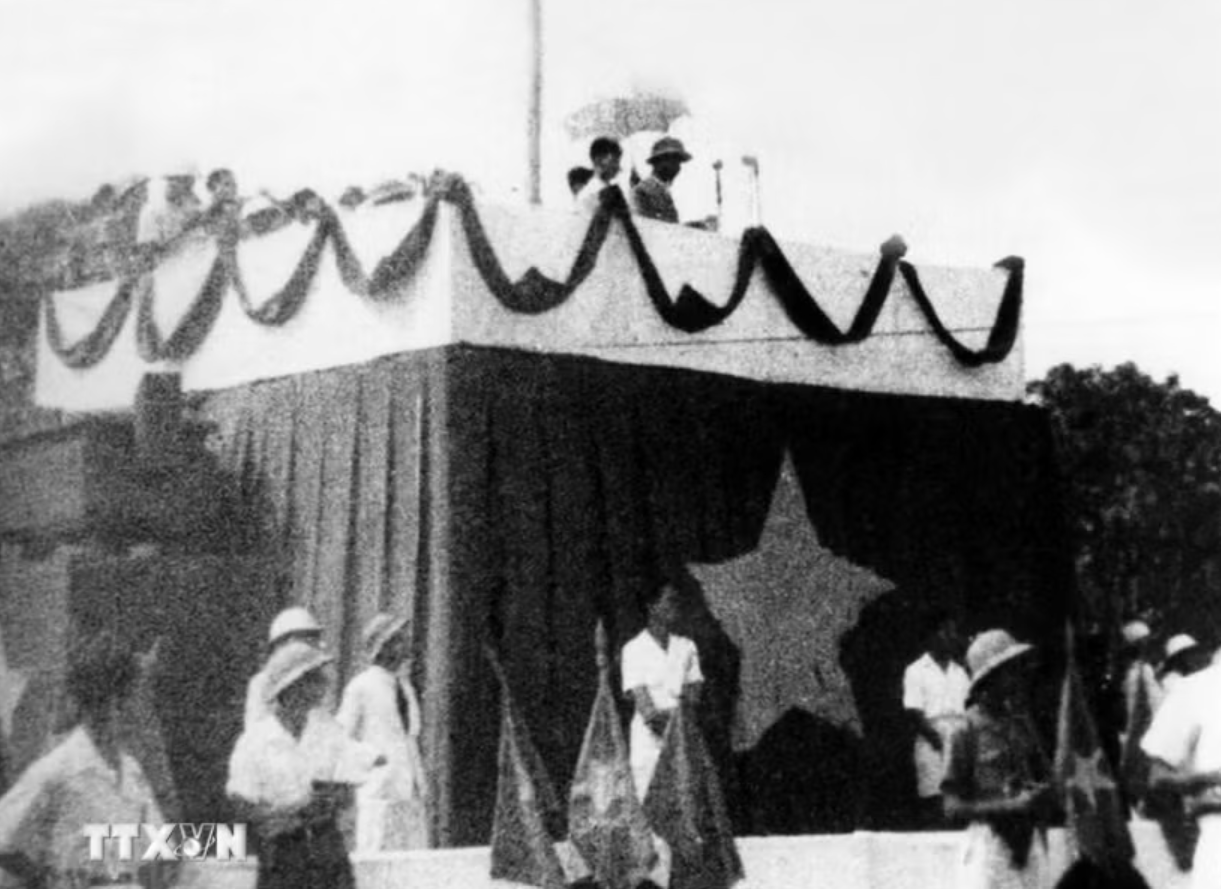Vai trò to lớn của Chủ tịch Hồ Chí Minh trong Cách mạng Tháng Tám 1945