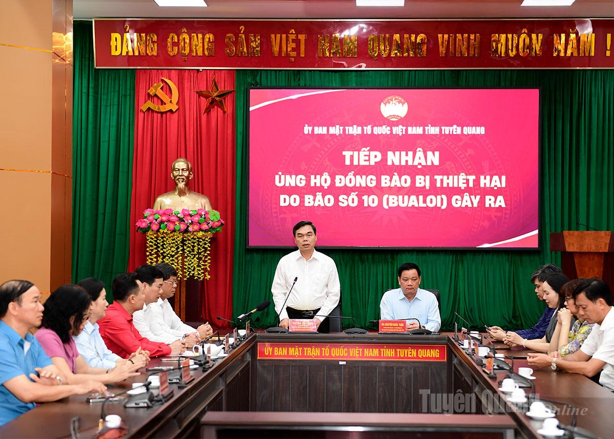 Phó Bí thư Tỉnh ủy, Chủ tịch Ủy ban MTTQ tỉnh Ma Thế Hồng tiếp Đoàn công tác của tỉnh Hưng Yên thăm, hỗ trợ tỉnh khắc phục hậu quả thiên tai