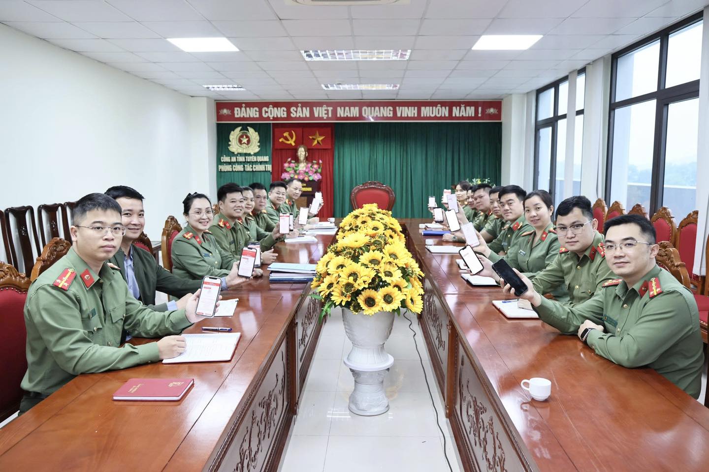 TÍCH CỰC THAM GIA CUỘC THI TRỰC TUYẾN TÌM HIỂU VỀ BẦU CỬ QUỐC HỘI VÀ HĐND CÁC CẤP