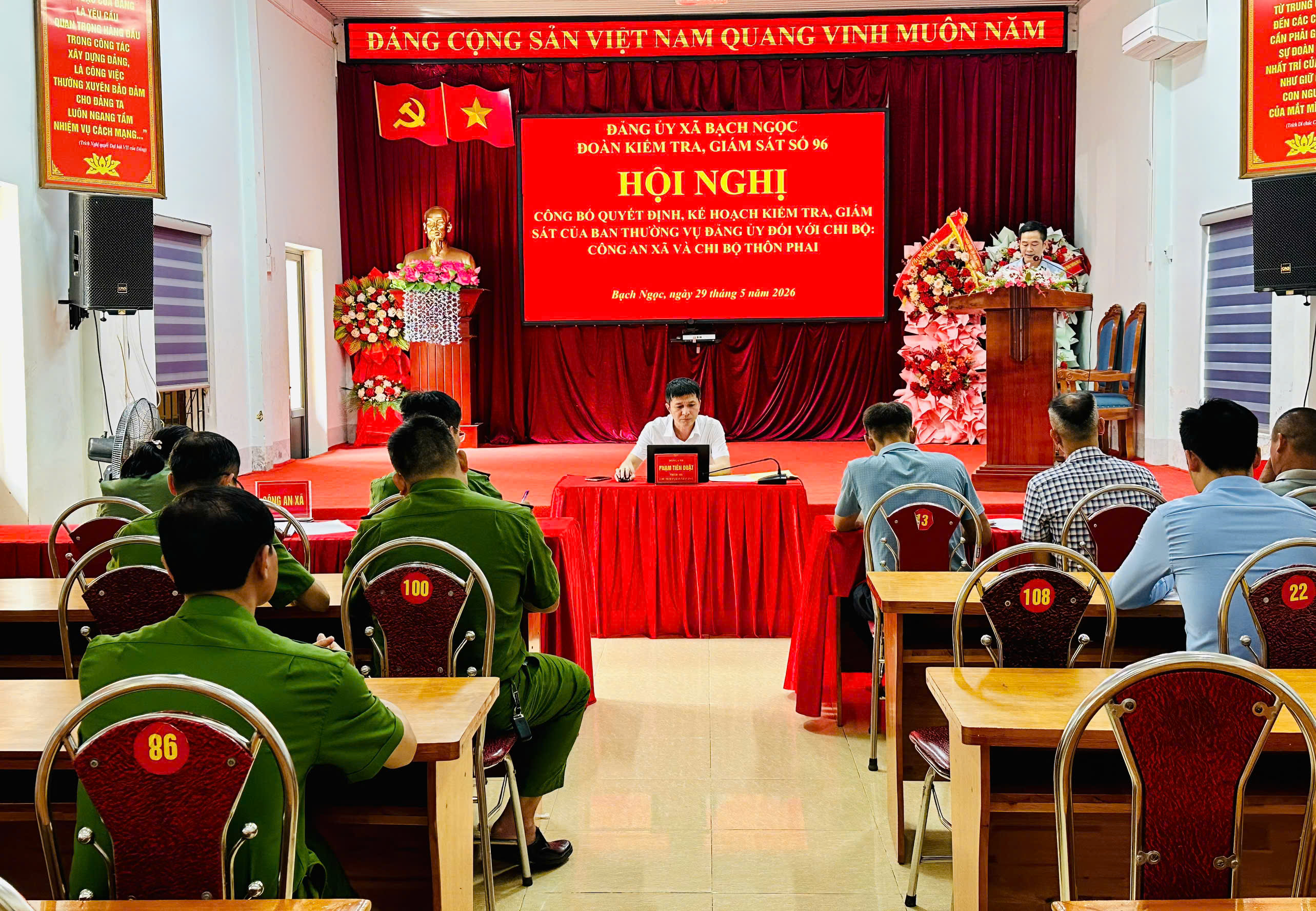 Hội nghị công bố Quyết định, Kế hoạch kiểm tra, giám sát đối với Chi bộ Công an xã và Chi bộ thôn Phai