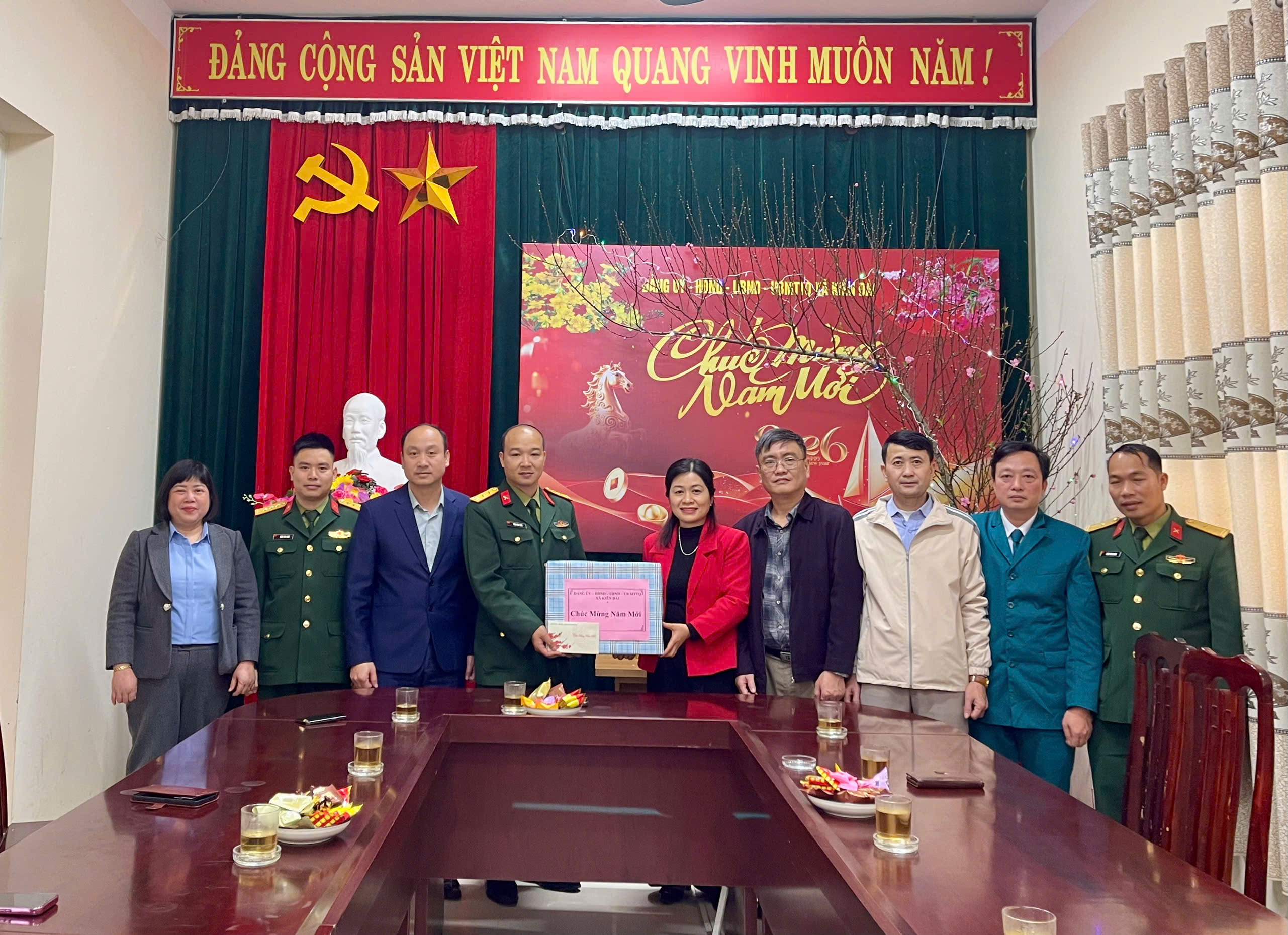 Các đồng chí lãnh đạo Đảng uỷ – HĐND – UBND – Uỷ ban MTTQ xã Kiên Đài thăm, chúc Tết các đơn vị dịp Tết Nguyên đán Bính Ngọ 2026