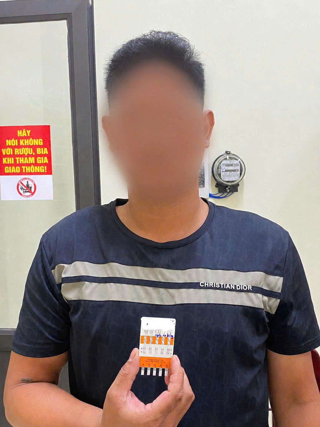 CÔNG AN XÃ NHỮ KHÊ TUẦN TRA KIỂM SOÁT PHÁT HIỆN XỬ LÝ TRƯỜNG HỢP LÁI XE DƯƠNG TÍNH VỚI CHẤT MA TUÝ