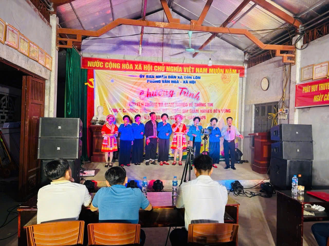 CÔN LÔN ĐẨY MẠNH TRUYỀN THÔNG GIẢM NGHÈO ĐA CHIỀU