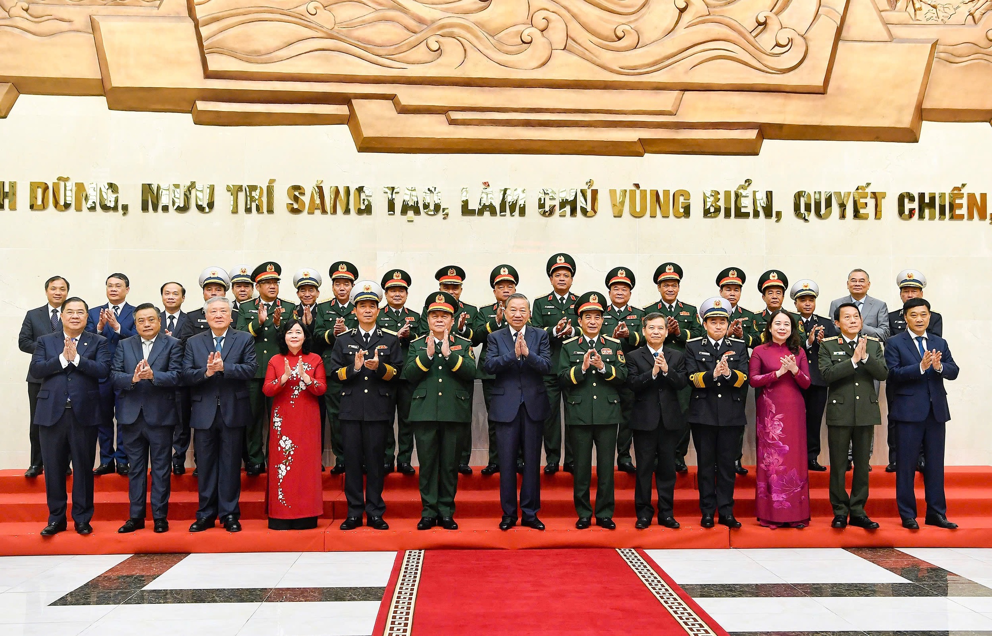 XÂY DỰNG THẾ TRẬN QUỐC PHÒNG TOÀN DÂN VÀ 'THẾ TRẬN LÒNG DÂN' TRÊN BIỂN NGÀY CÀNG VỮNG CHẮC