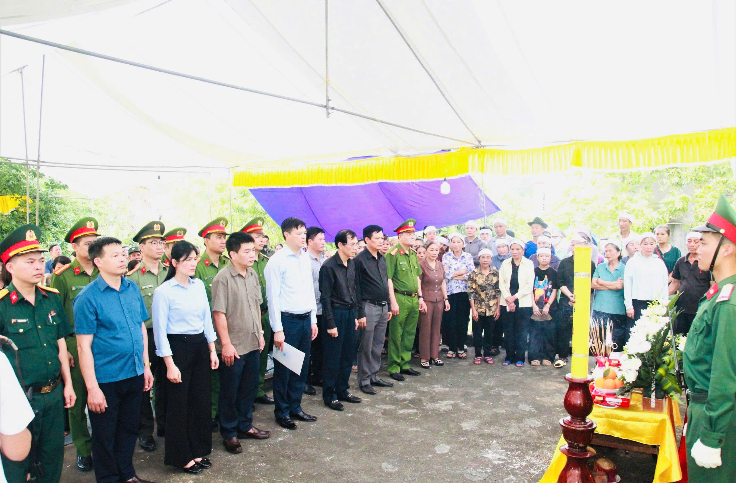 Đảng uỷ - HĐND - UBND - UB MTTQ Việt Nam phường An Tường tổ chức Lễ đón nhận và an táng hài cốt liệt sĩ Nguyễn Quang Hoạt 