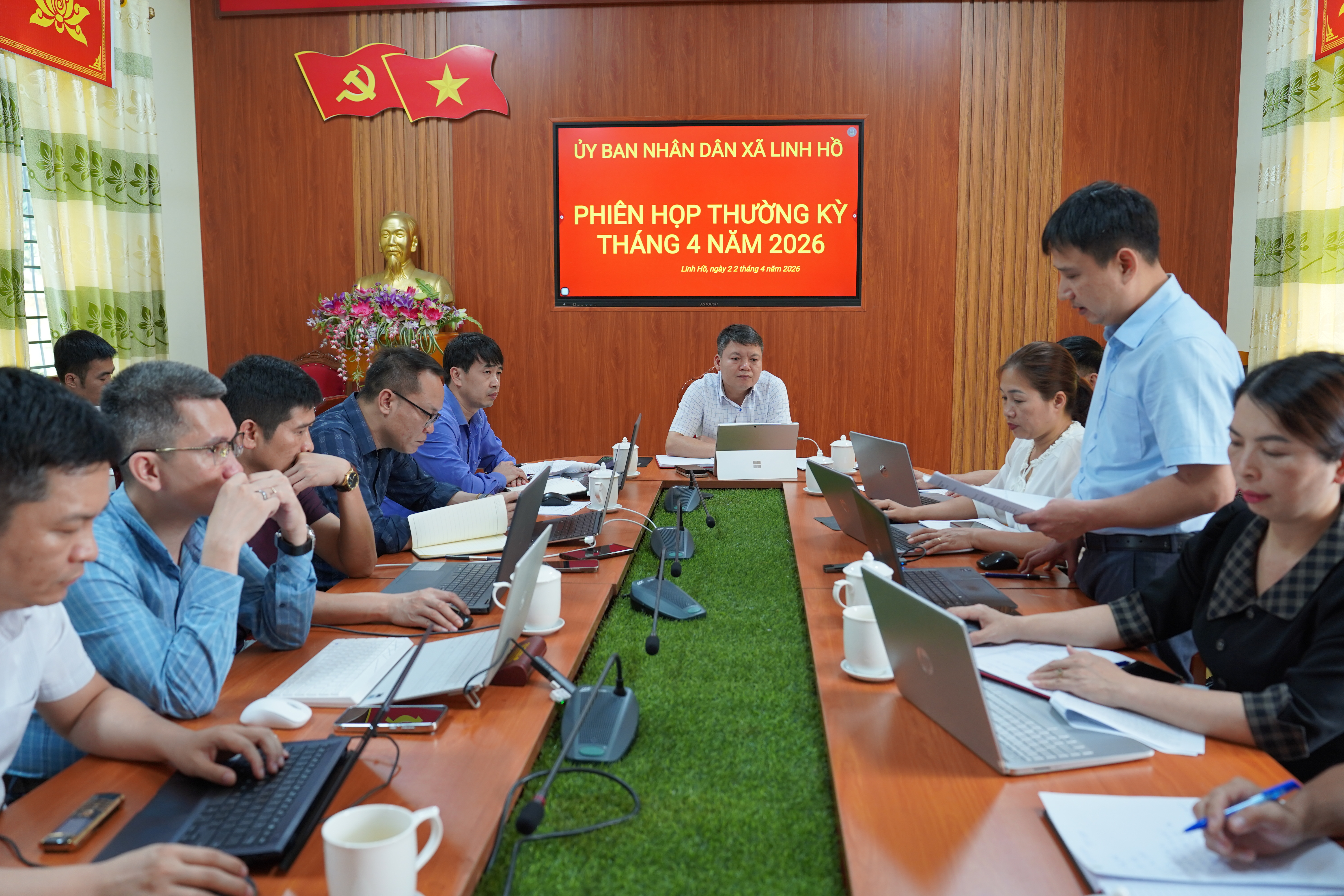 phi&ecirc;n họp 6,.JPG