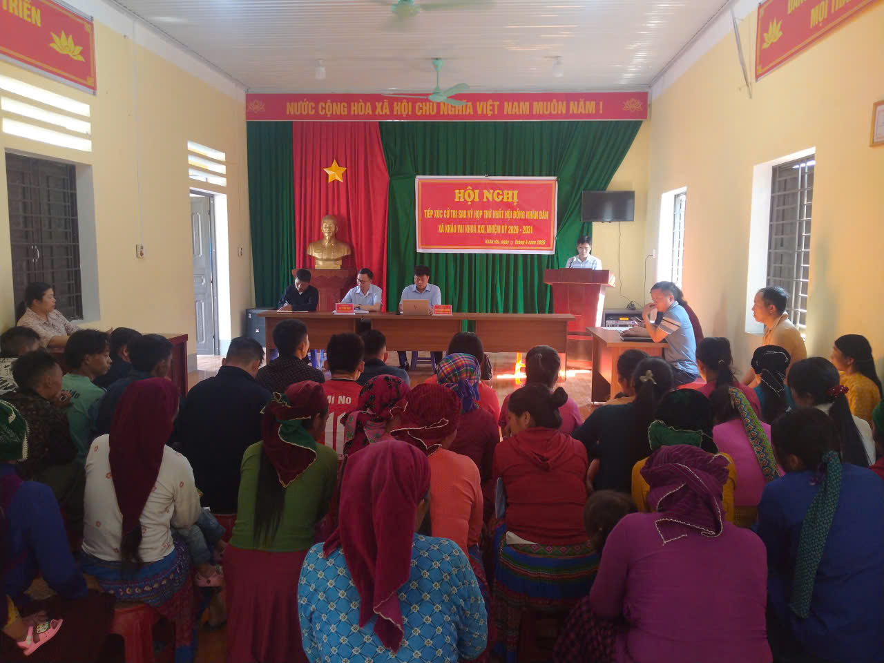 Tổ đại biểu số 2-HĐND xã tiếp xúc cử tri tại thôn Há Ía