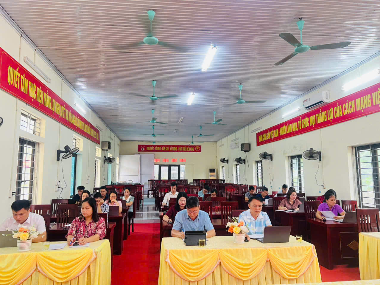 Sinh hoạt chi bộ các cơ quan đảng tháng 7 giữa.jpg