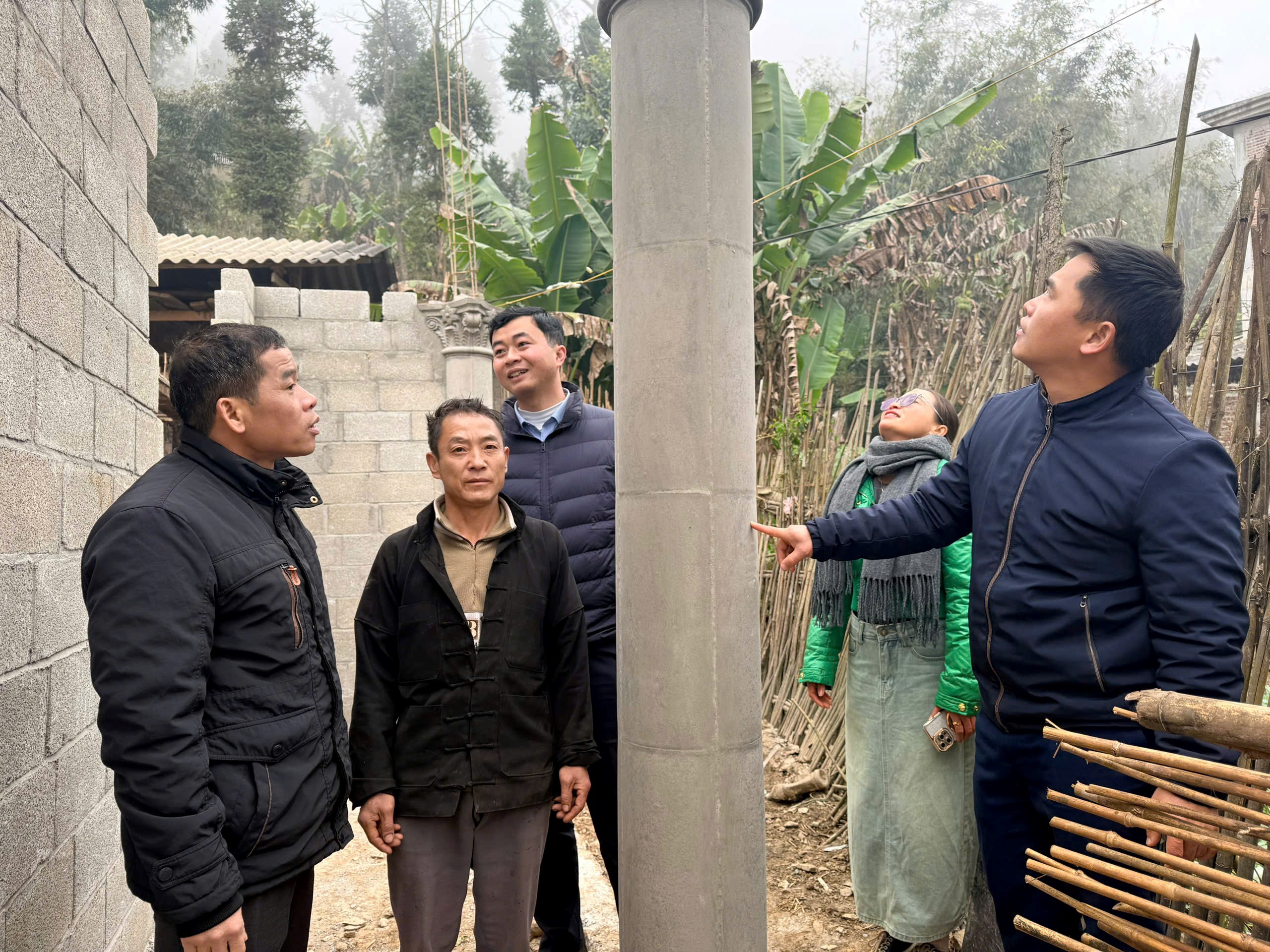 XÃ LŨNG CÚ ĐỒNG HÀNH CÙNG HỘ GIA ĐÌNH KHÓ KHĂN XÂY DỰNG NHÀ Ở