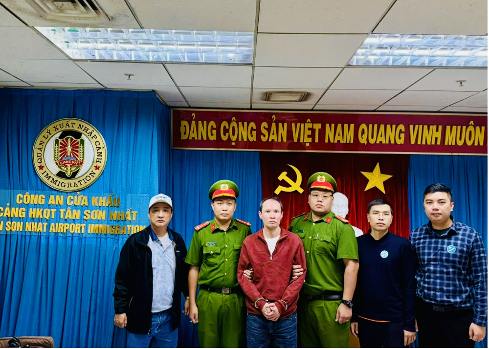 BỘ CÔNG AN TIẾP NHẬN PHẠM NHÂN PHẠM TỘI VẬN CHUYỂN TRÁI PHÉP CHẤT MA TÚY TỪ NHẬT BẢN VỀ VIỆT NAM ĐỂ TIẾP TỤC CHẤP HÀNH HÌNH PHẠT TÙ