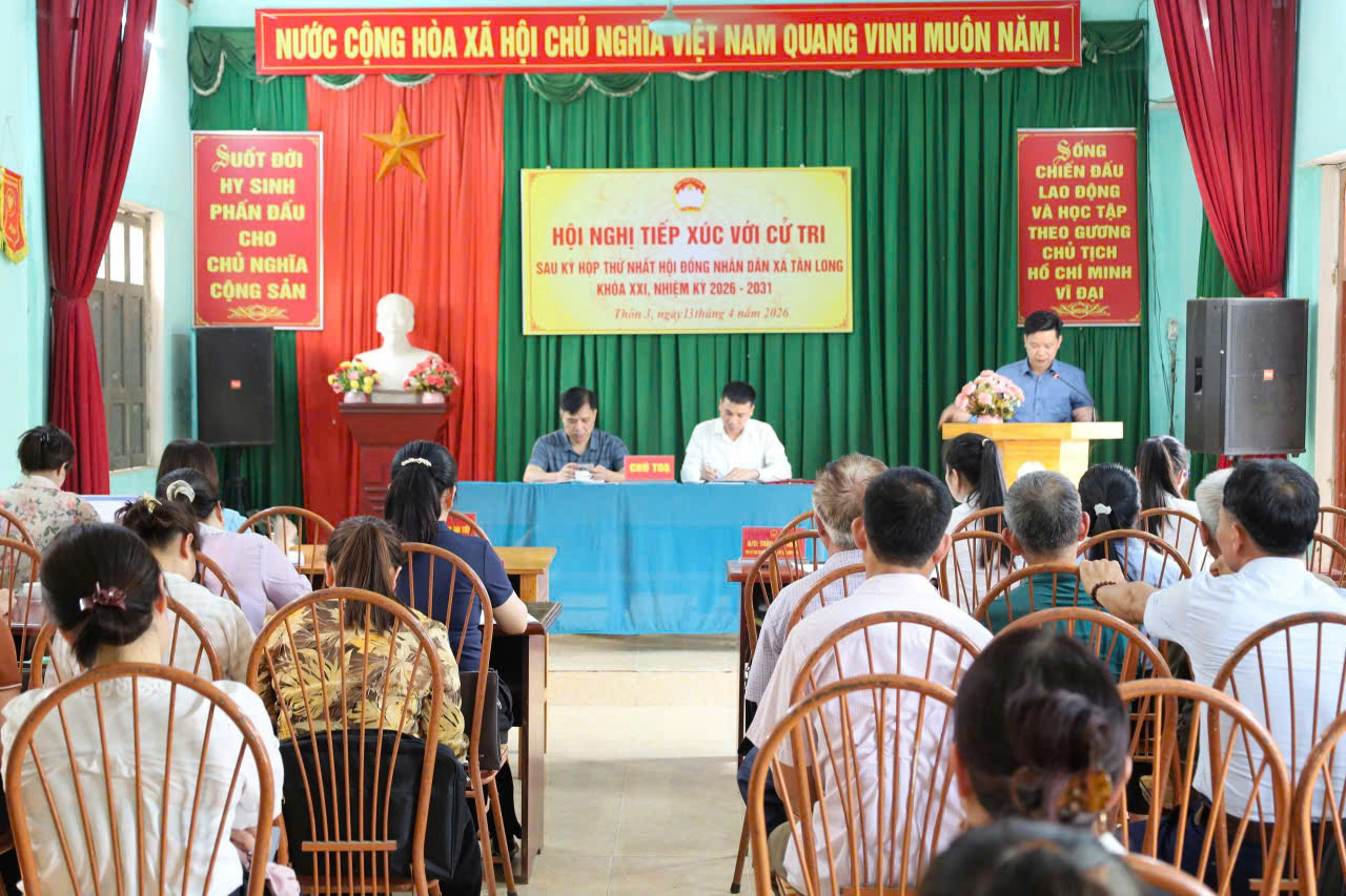 BÍ THƯ ĐẢNG ỦY XÃ TÂN LONG TIẾP XÚC CỬ TRI SAU KỲ HỌP THỨ NHẤT HĐND XÃ KHÓA XXI, NHIỆM KỲ 2026 – 2031