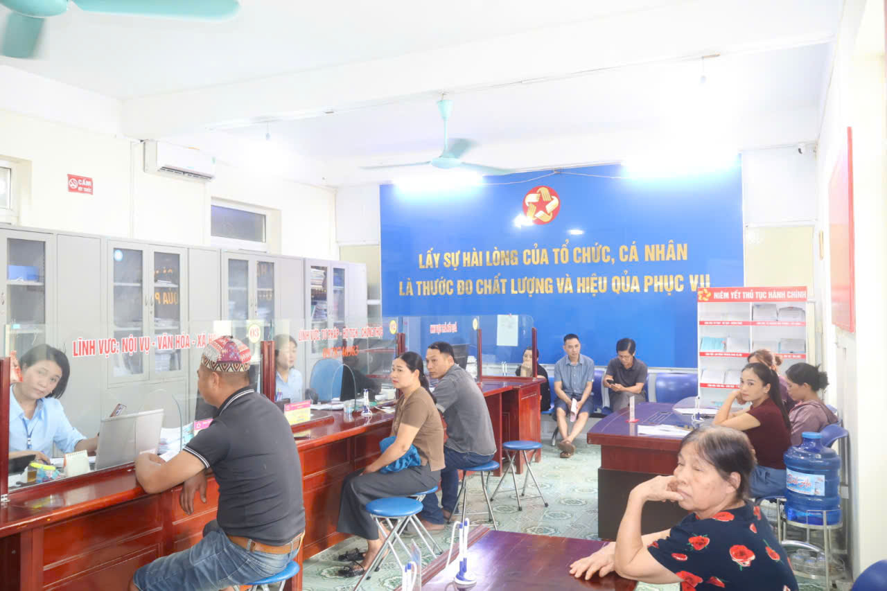 Trung tâm Phục vụ hành chính công xã Vĩnh Tuy nỗ lực nâng cao chất lượng phục vụ người dân