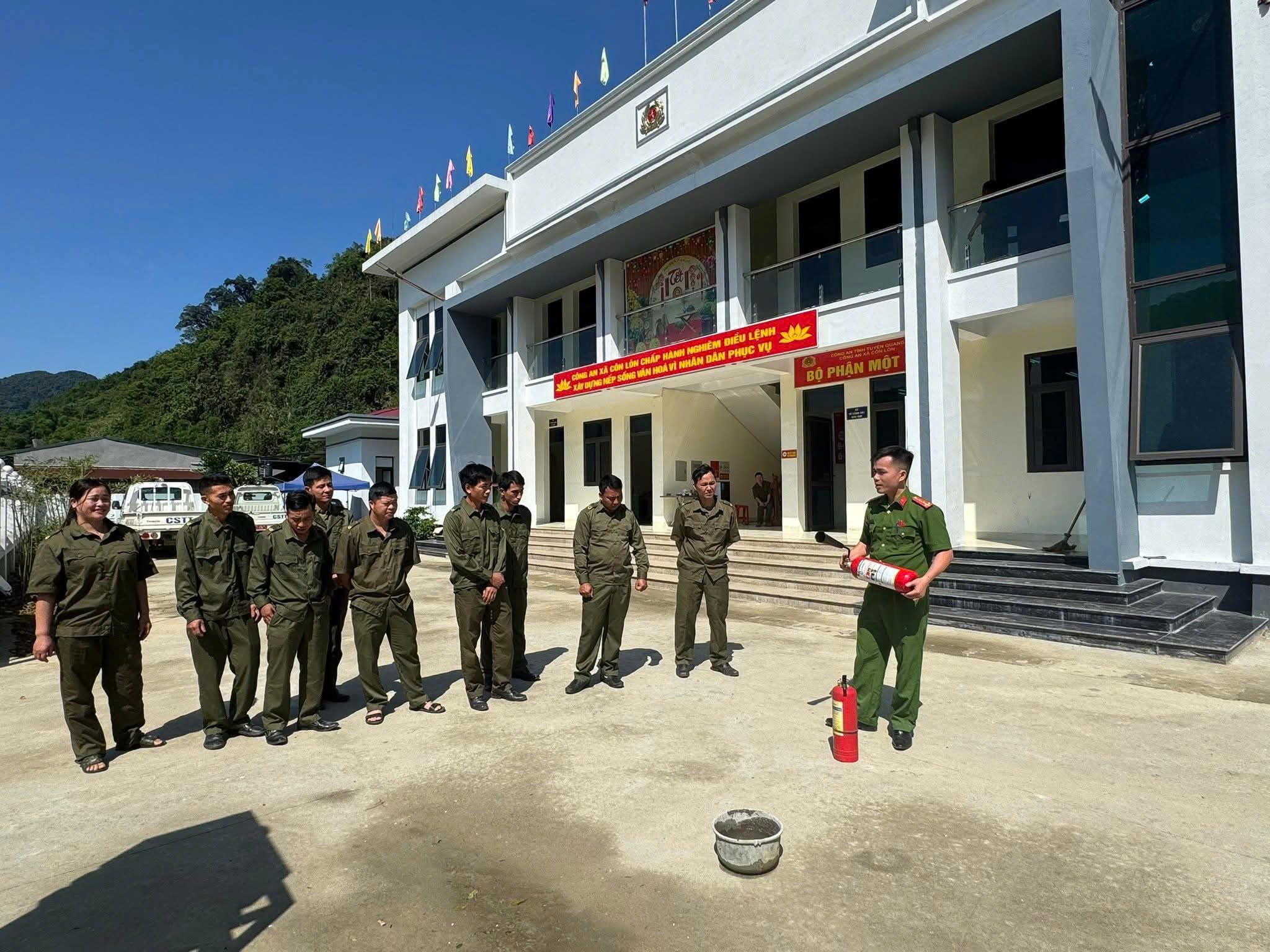 TRẢI NGHIỆM THỰC TẾ – NÂNG CAO “SỨC ĐỀ KHÁNG” PCCC TỪ CƠ SỞ