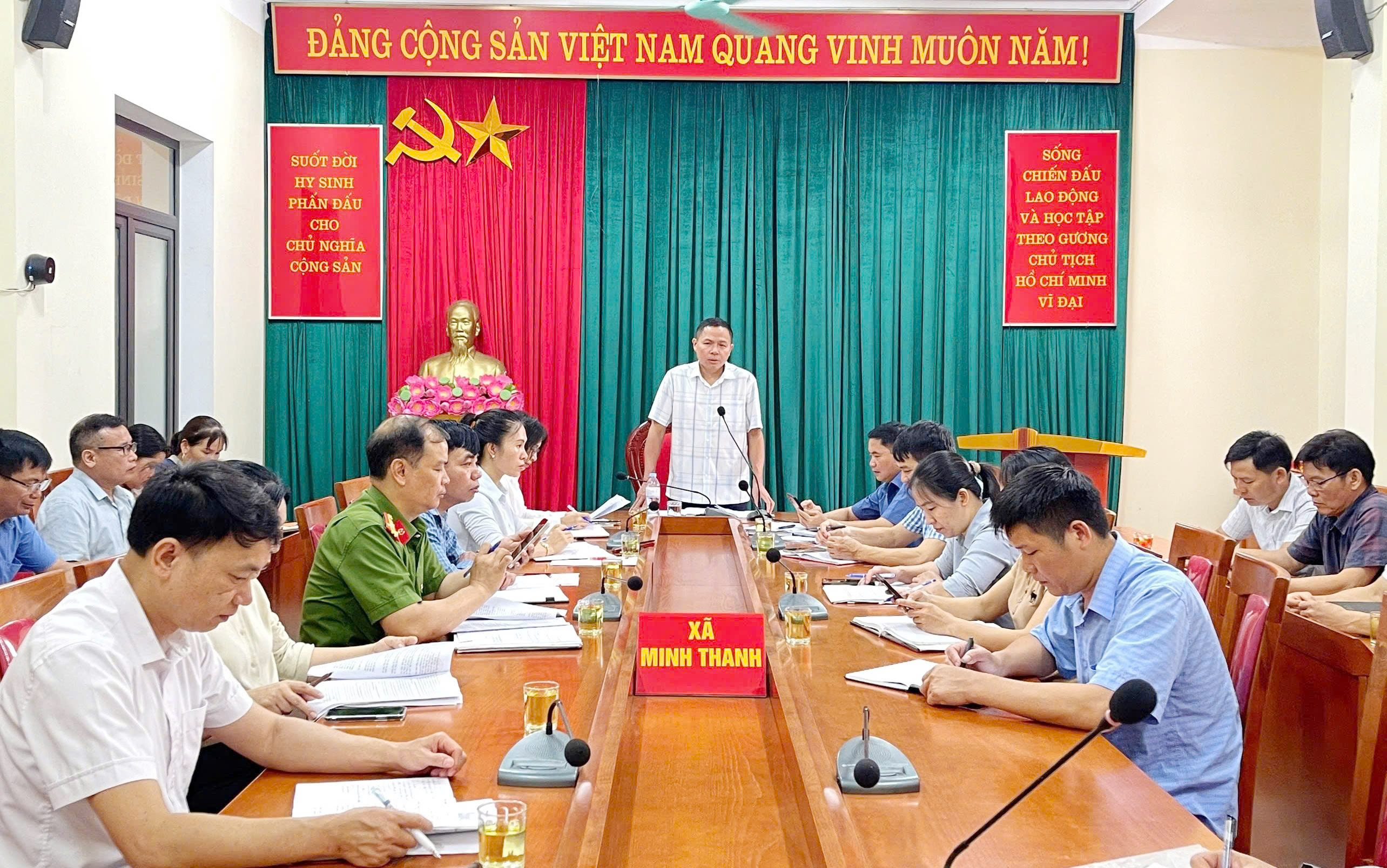 UBND xã Minh Thanh họp phiên thường kỳ tháng 5 năm 2026