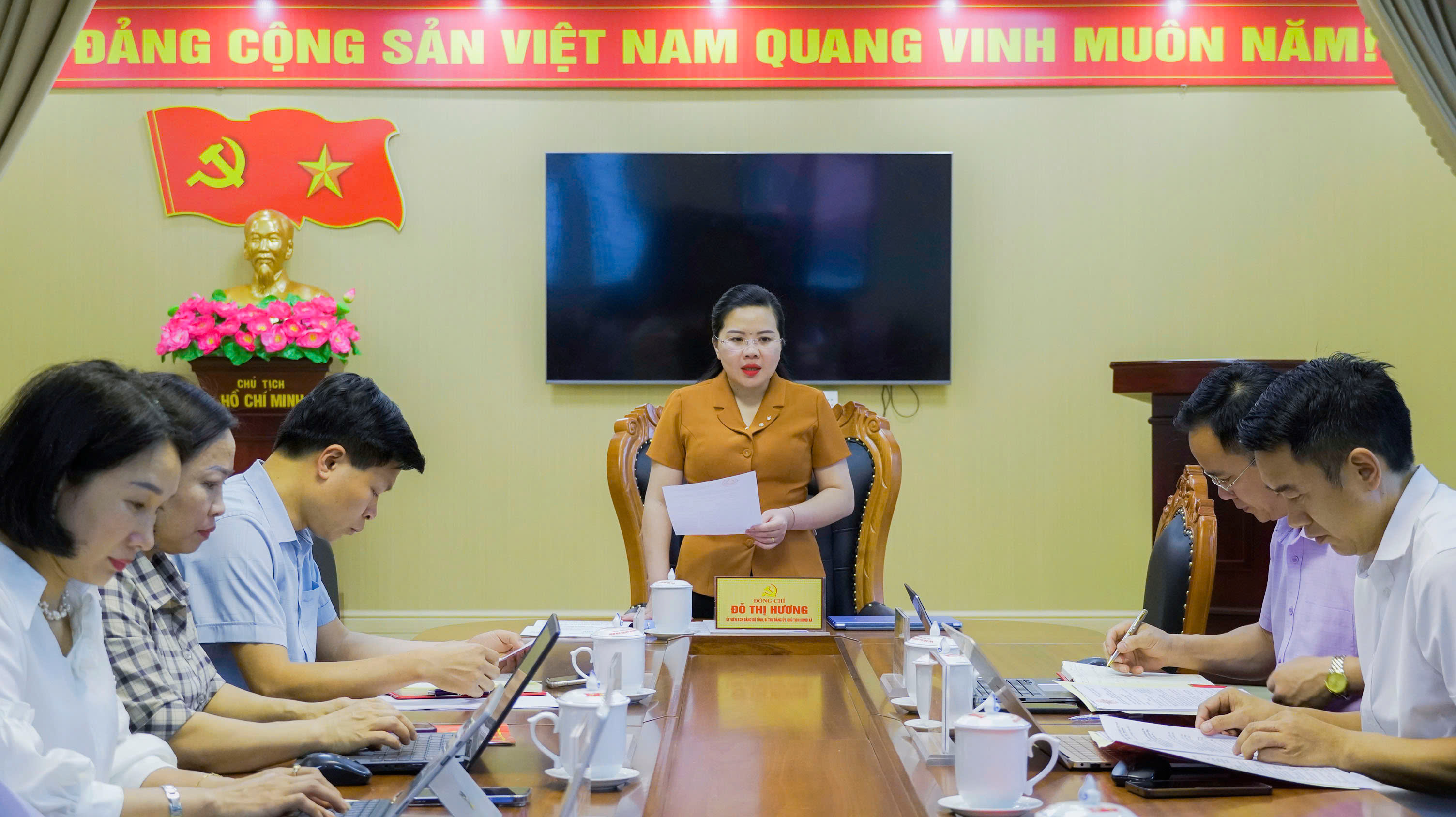 Thường trực HĐND xã Pà Vầy Sủ khóa II tổ chức họp phiên lần thứ nhất