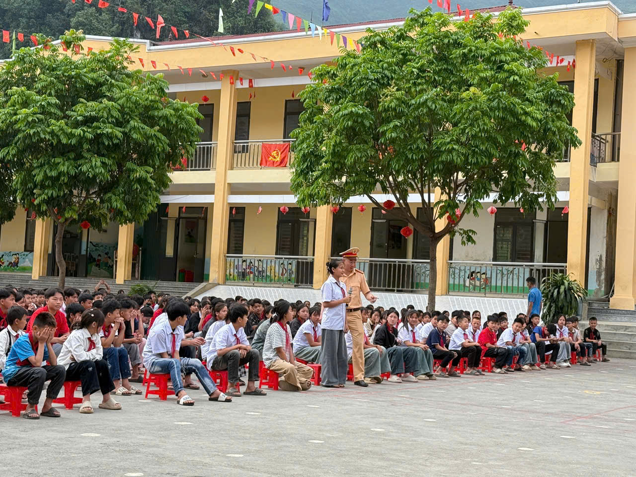 TĂNG CƯỜNG CÔNG TÁC TUYÊN TRUYỀN PHỔ BIẾN GIÁO DỤC PHÁP LUẬT TRÊN ĐỊA BÀN