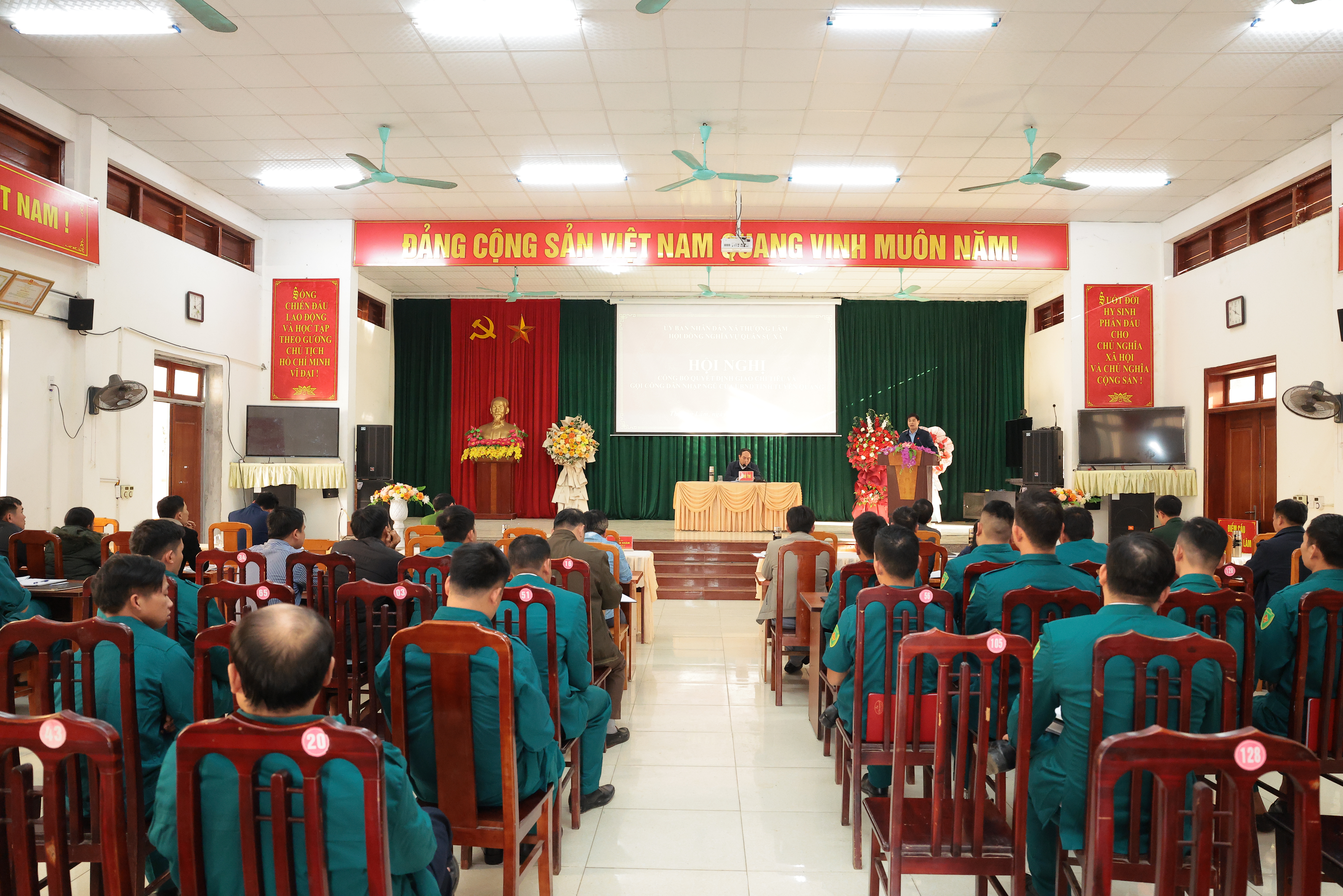 Hội đồng NVQS xã Thượng Lâm tổ chức hội nghị công bố quyết định giao chỉ tiêu và gọi công dân nhập ngũ của UBND tỉnh Tuyên Quang