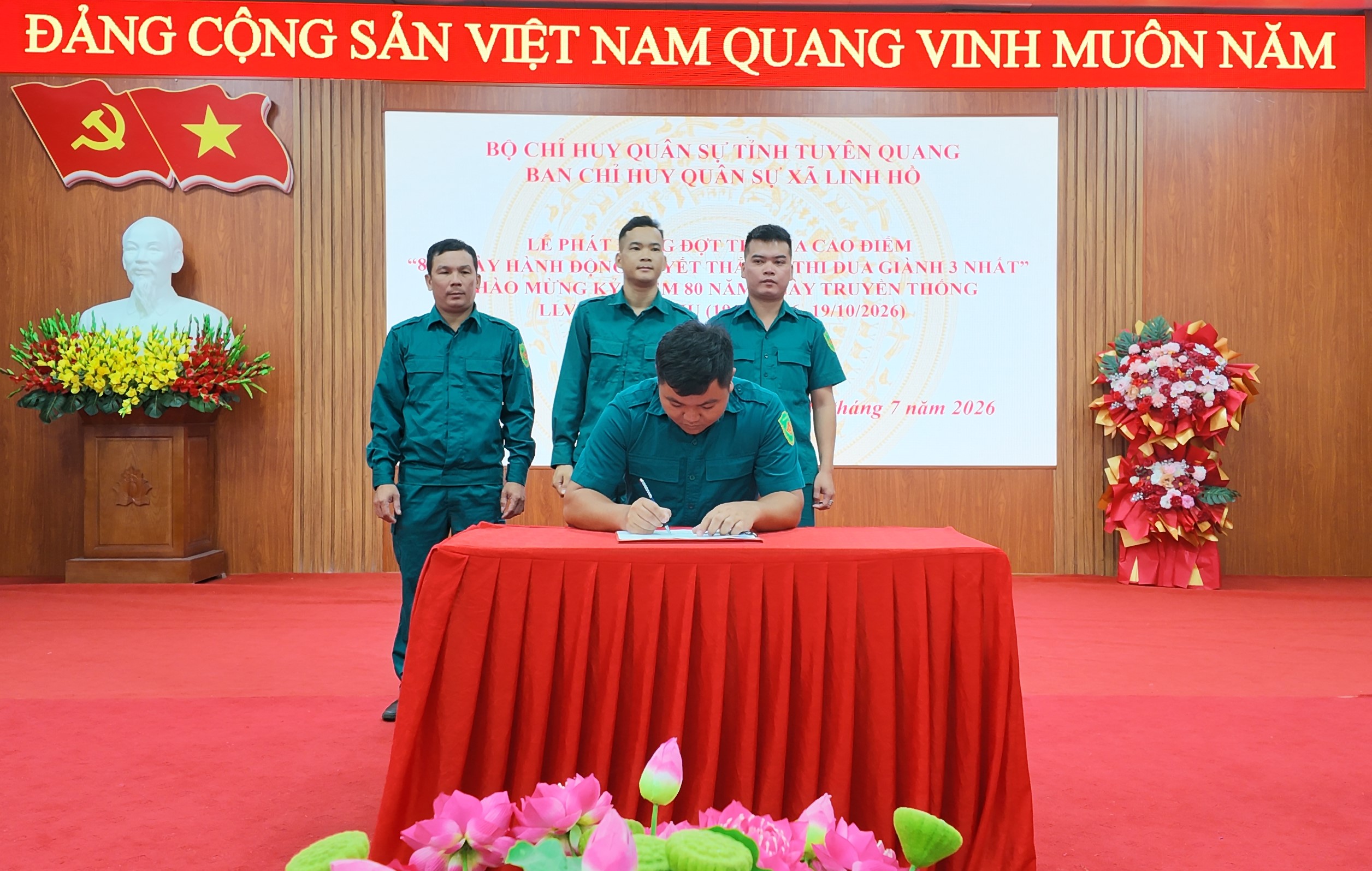 D&acirc;n qu&acirc;n 5.JPG