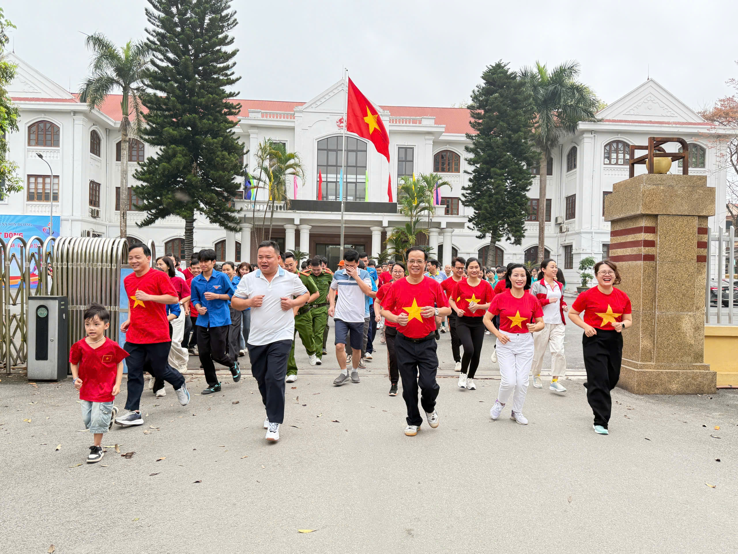 Sơn Dương sôi nổi hưởng ứng Ngày chạy Olympic vì sức khỏe toàn dân năm 2026 