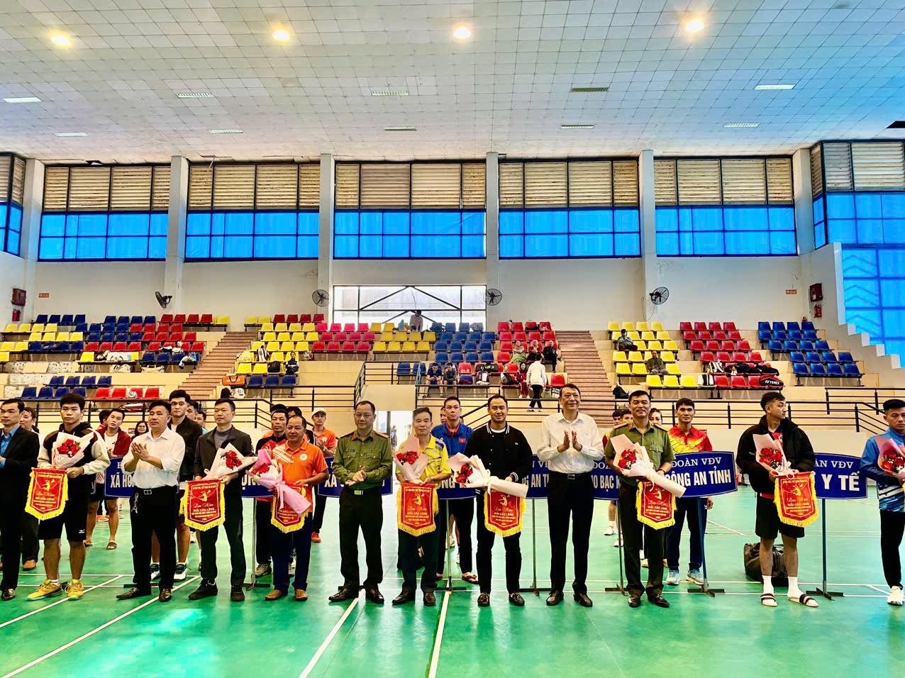 KHAI MẠC GIẢI CẦU LÔNG CÔNG NHÂN VIÊN CHỨC, NGƯỜI LAO ĐỘNG TỈNH TUYÊN QUANG NĂM 2025