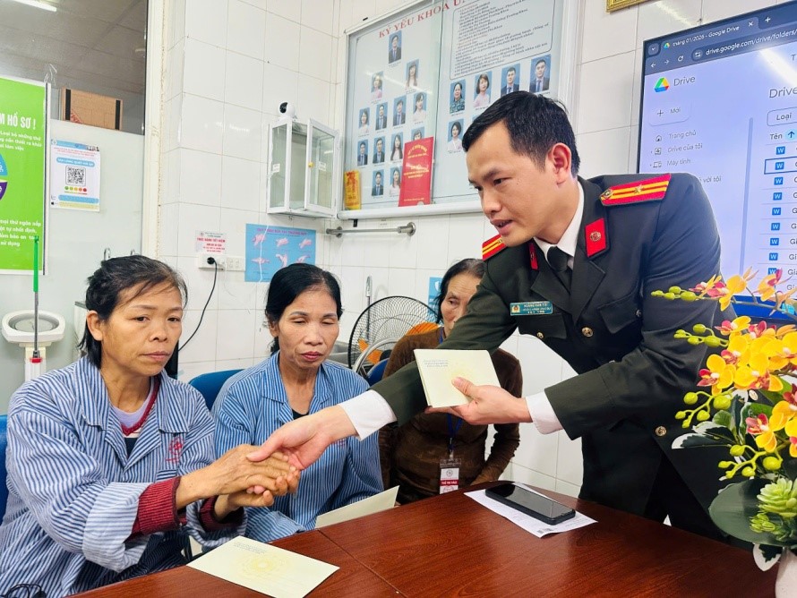 XUÂN ẤM NƠI PHÒNG BỆNH