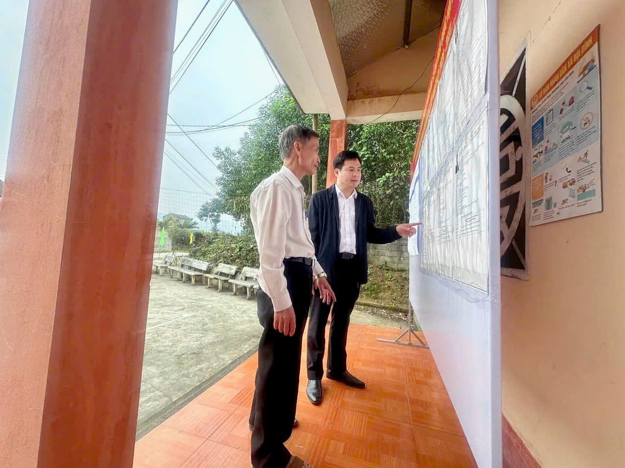 Tăng cường kiểm tra công tác chuẩn bị bầu cử tại các khu vực bỏ phiếu