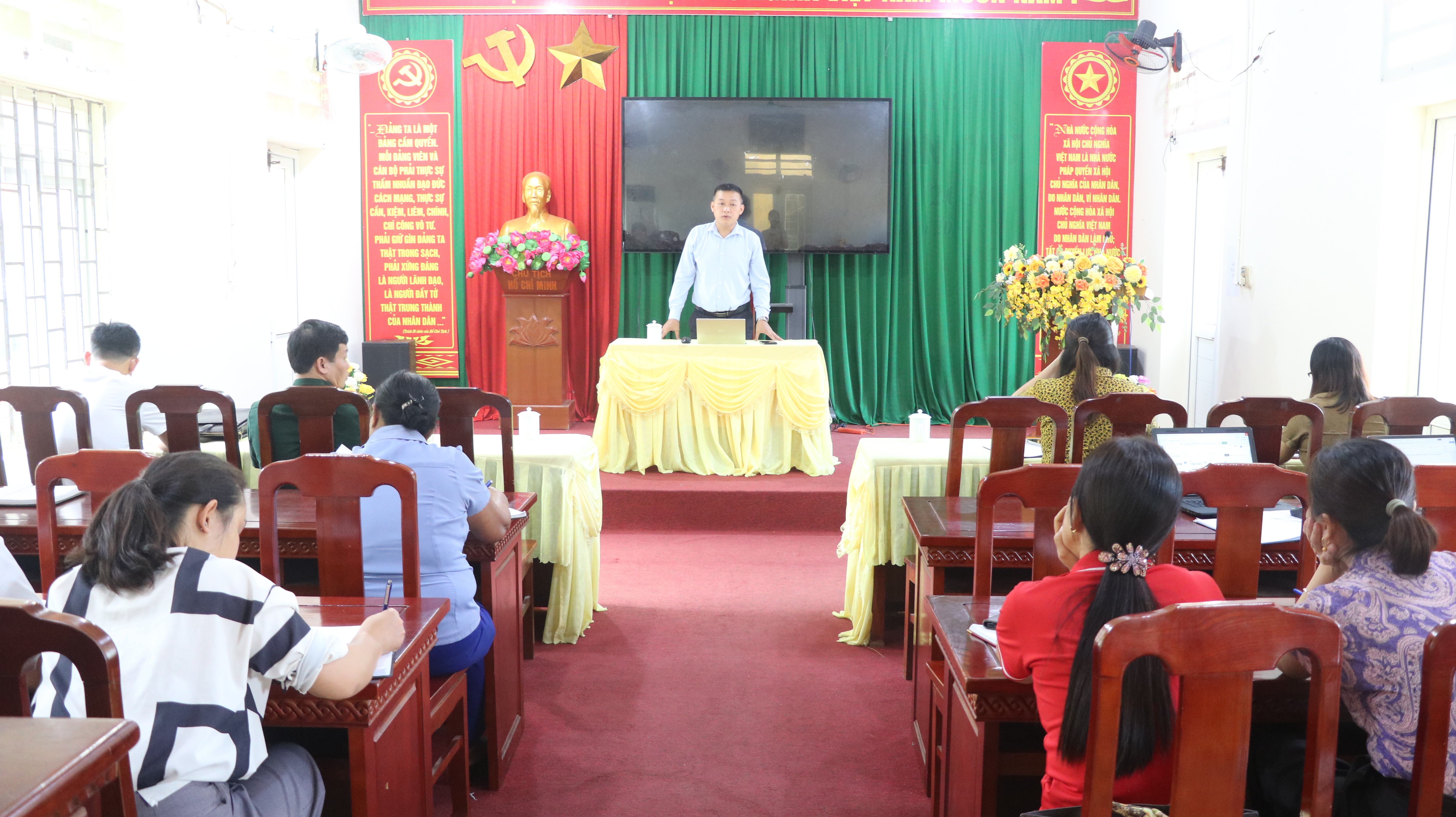 Xã Yên Thành họp chuẩn bị tổ chức các hoạt động thúc đẩy chuyển đổi số gắn với quảng bá sản phẩm địa phương năm 2026