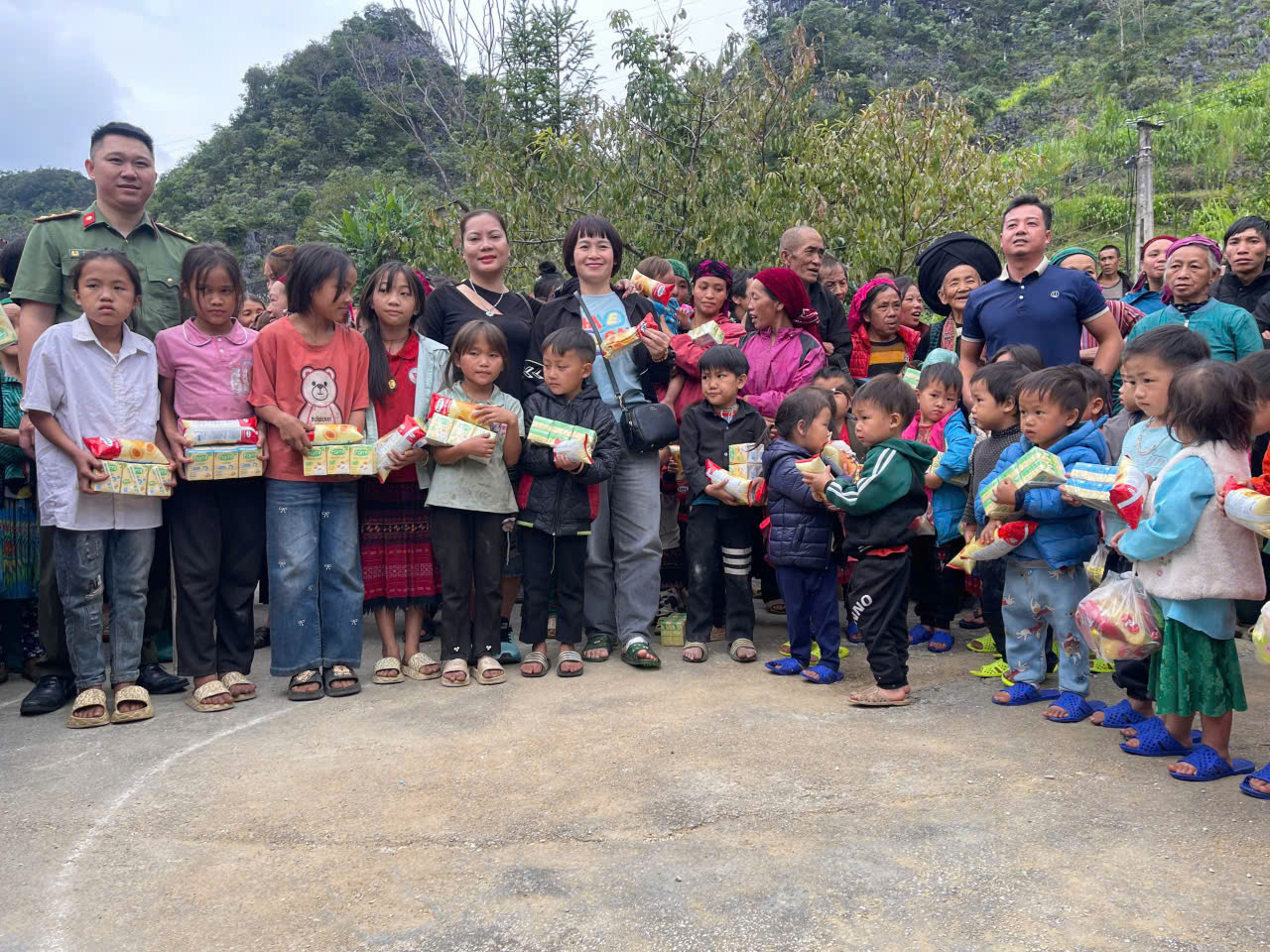 HOẠT ĐỘNG THIỆN NGUYỆN HƯỚNG VỀ CƠ SỞ