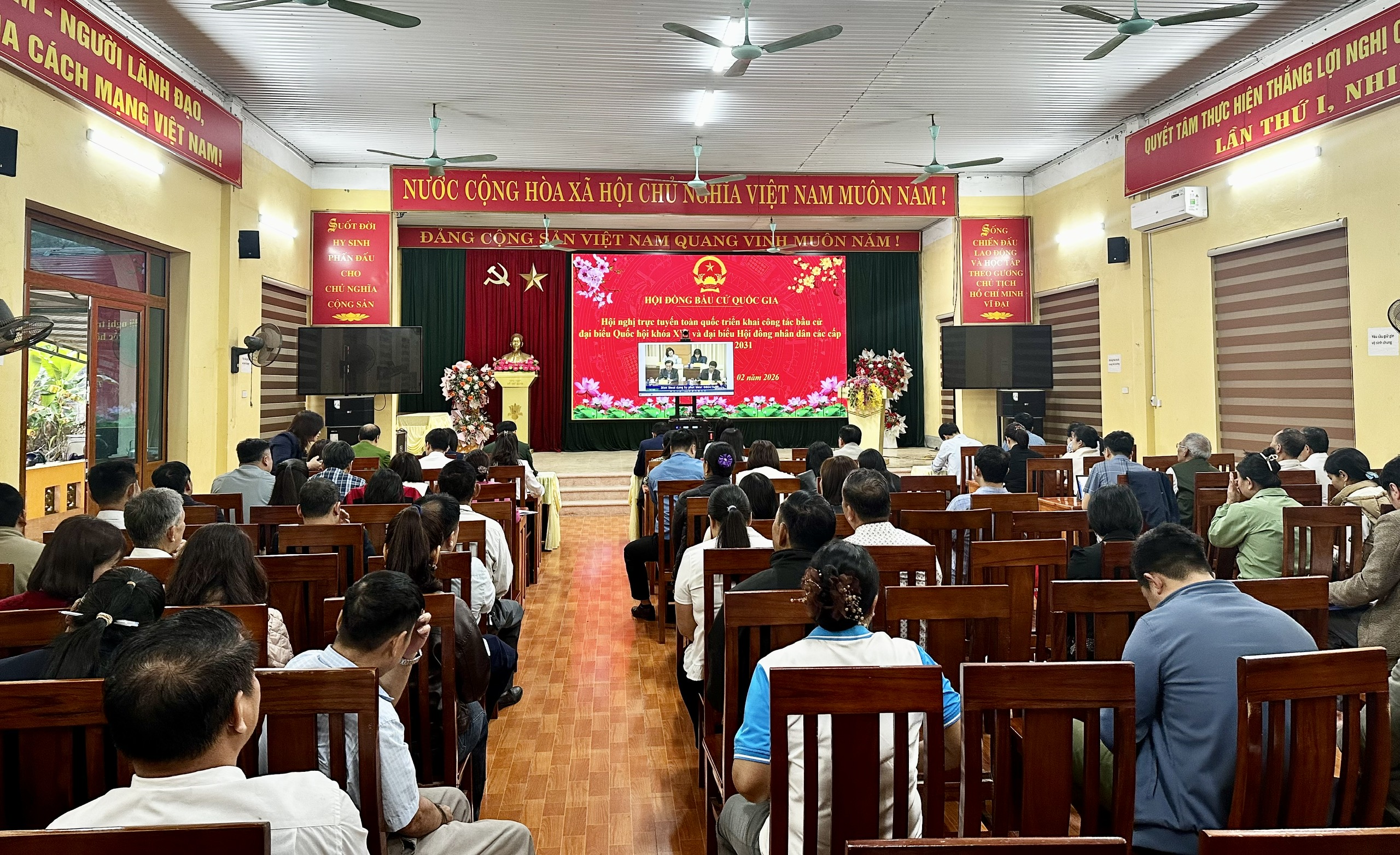 Hội nghị toàn quốc về công tác bầu cử ĐBQH khóa XVI và đại biểu HĐND các cấp