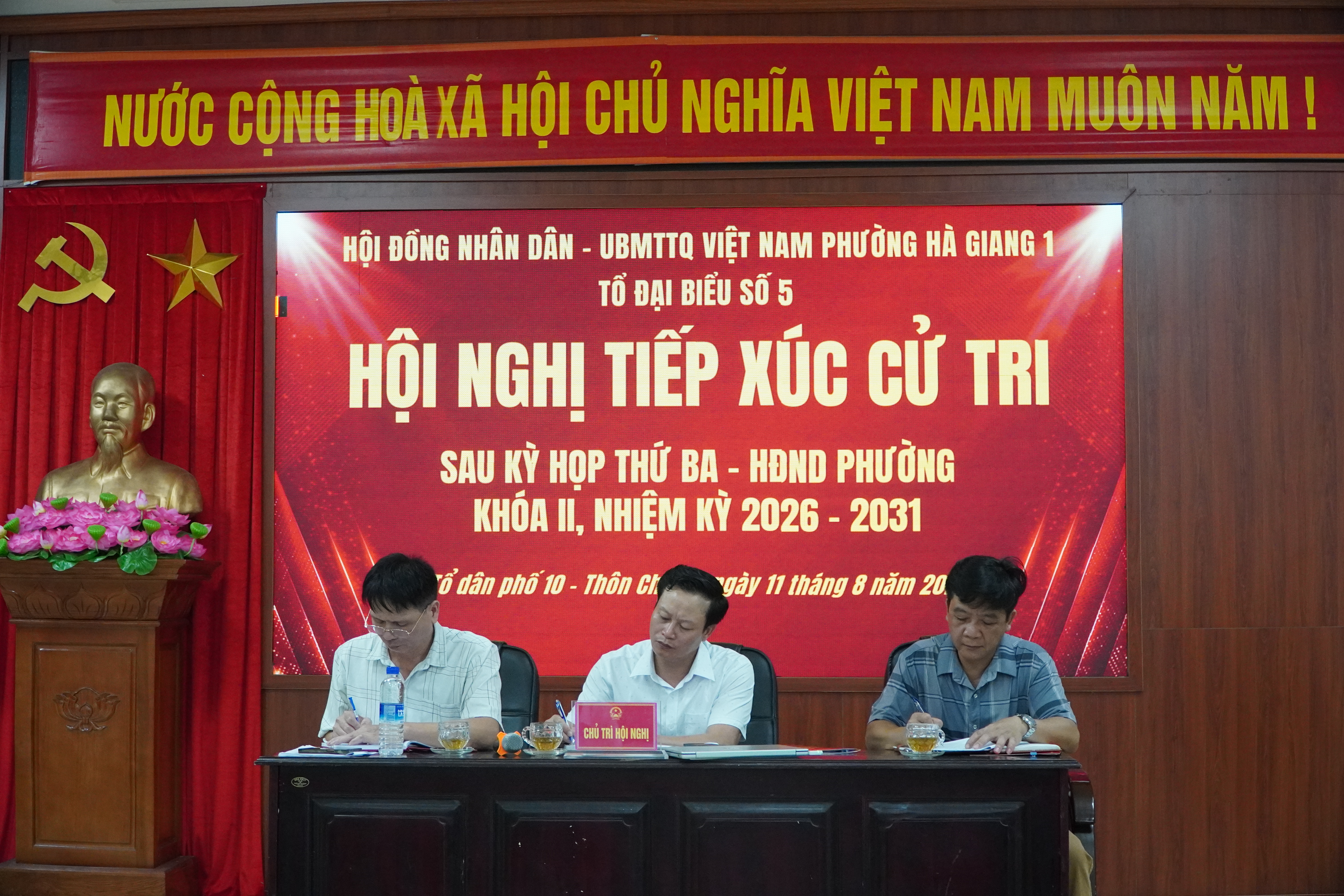 TỔ ĐẠI BIỂU SỐ 5 HĐND PHƯỜNG TIẾP XÚC CỬ TRI TỔ DÂN PHỐ 10, 11 SAU KỲ HỌP THỨ BA