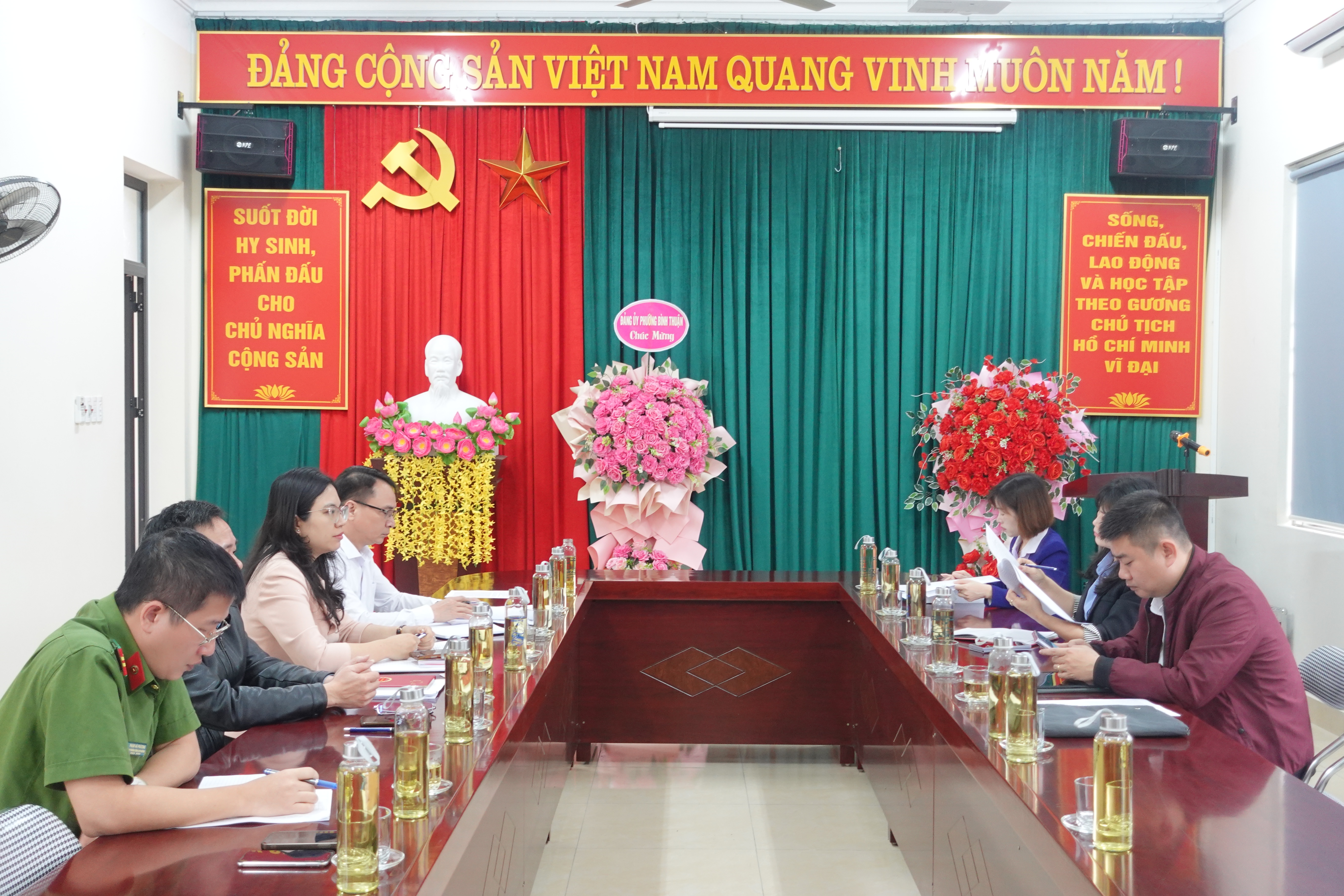 Đoàn kiểm tra số 3 của Ủy ban Bầu cử tỉnh kiểm tra công tác chuẩn bị bầu cử tại phường Bình Thuận