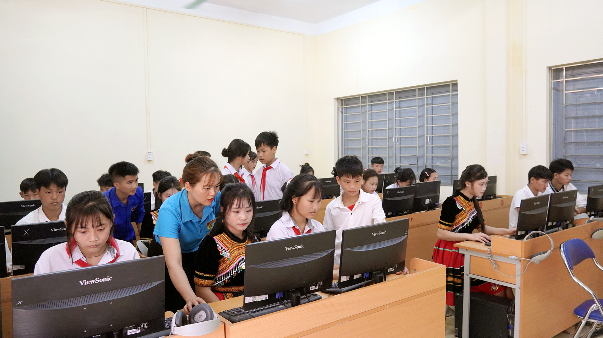 thu thập th&ocirc;ng tin THCS Bản Ng&ograve; (5).JPG